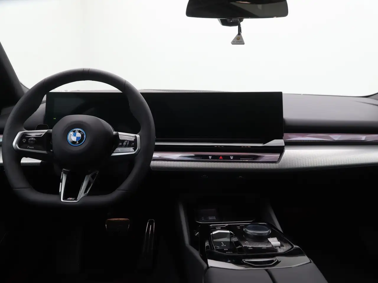 BMW i5 2026 — фото 15