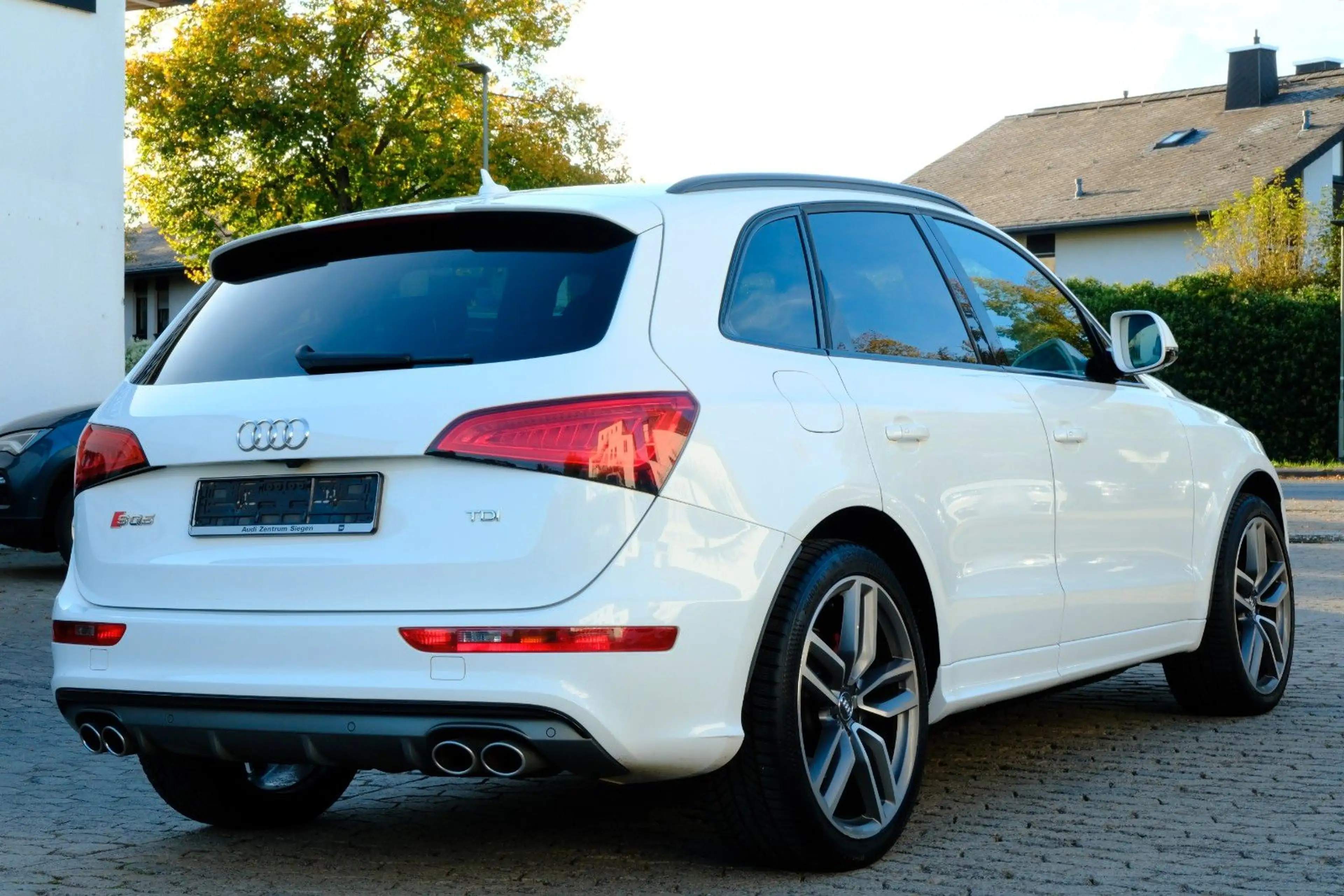 Audi SQ5 3.0 V6 TDI quattro Competition Pano Carbon — photo 5