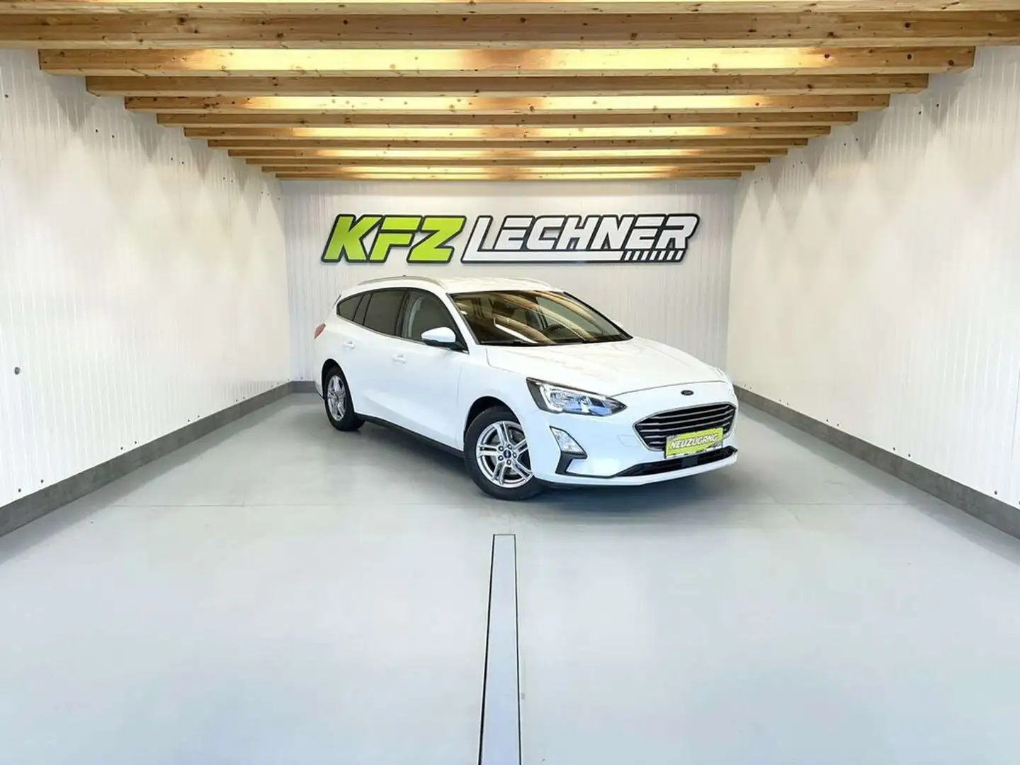 Ford Focus Turnier 1,5 EcoBl. ''AHK*NAVI*SITZH*R-KAM'' Weiß - 1