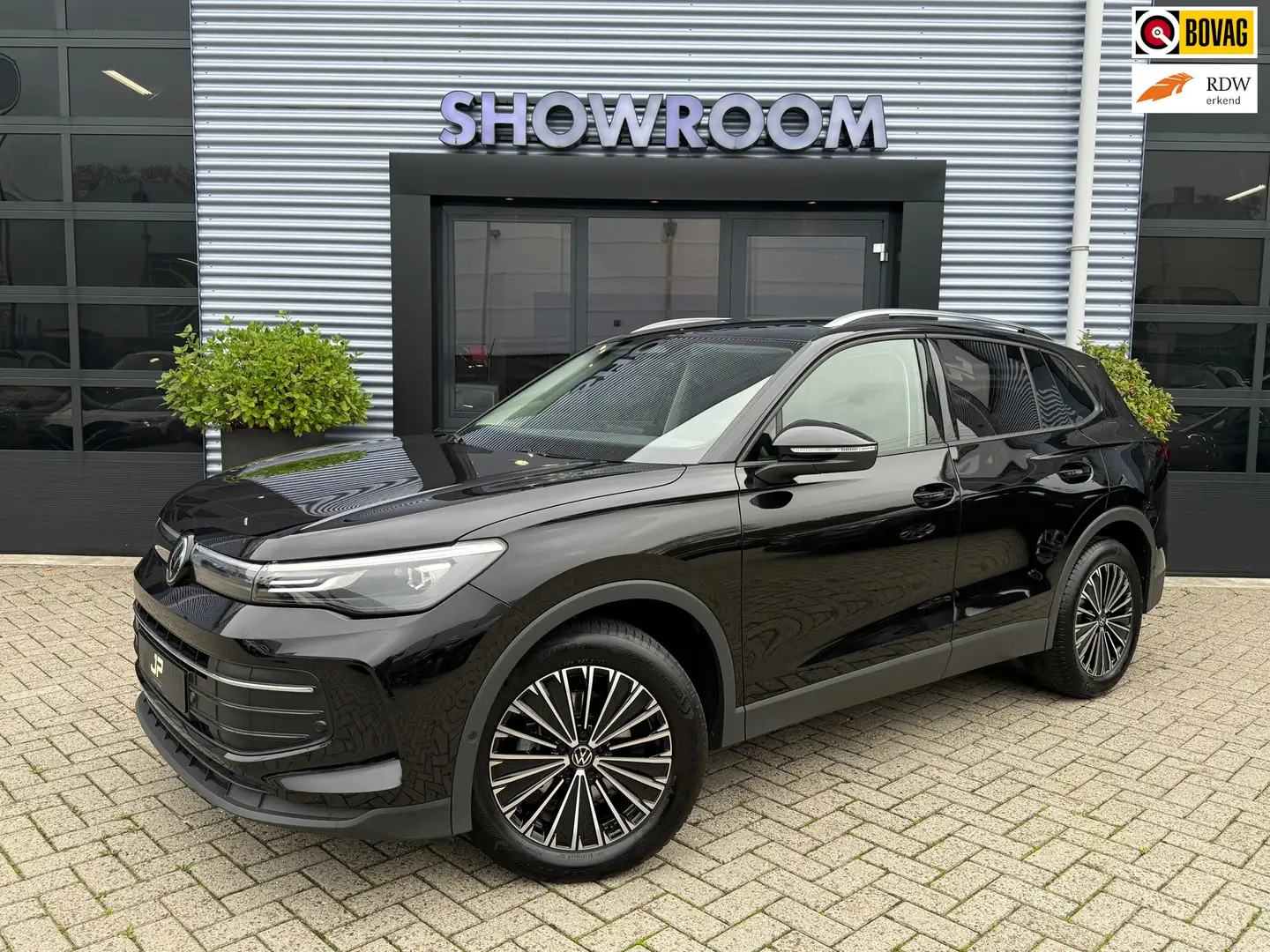 Volkswagen Tiguan 1.5 eTSI Life Edition ACC|Winterpakket|Automaat|Sf Noir - 1