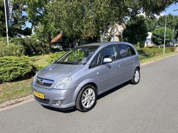 1.6-16V 105PK Cosmo•Leder•Navigatie