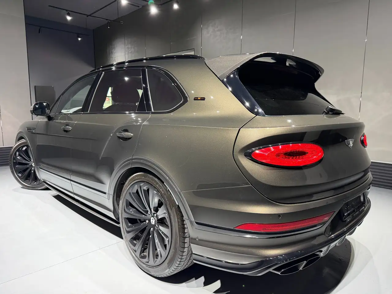 Bentley Bentayga 2022 — фото 10