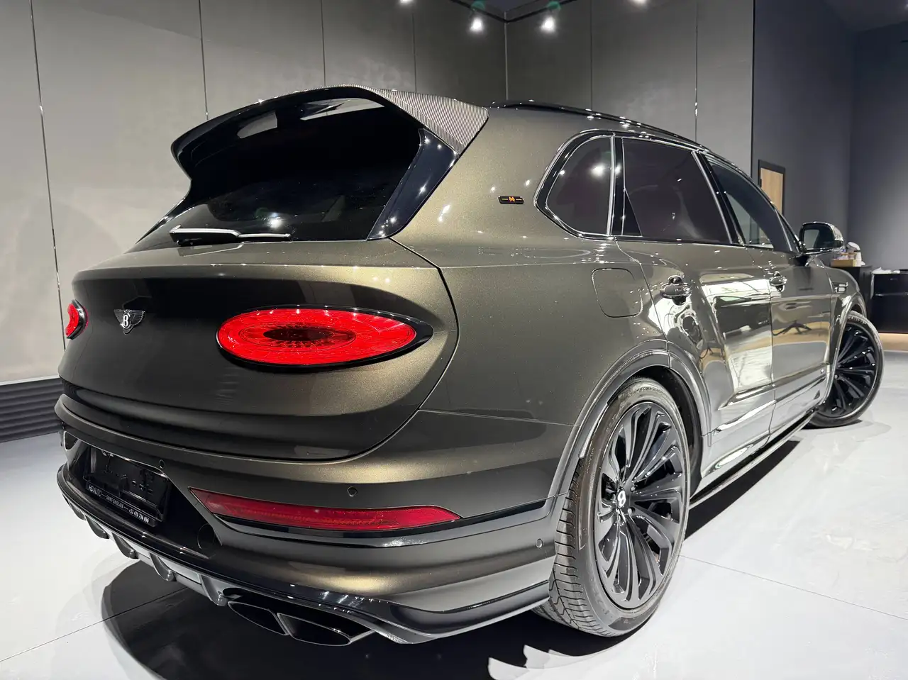Bentley Bentayga 2022 — фото 13