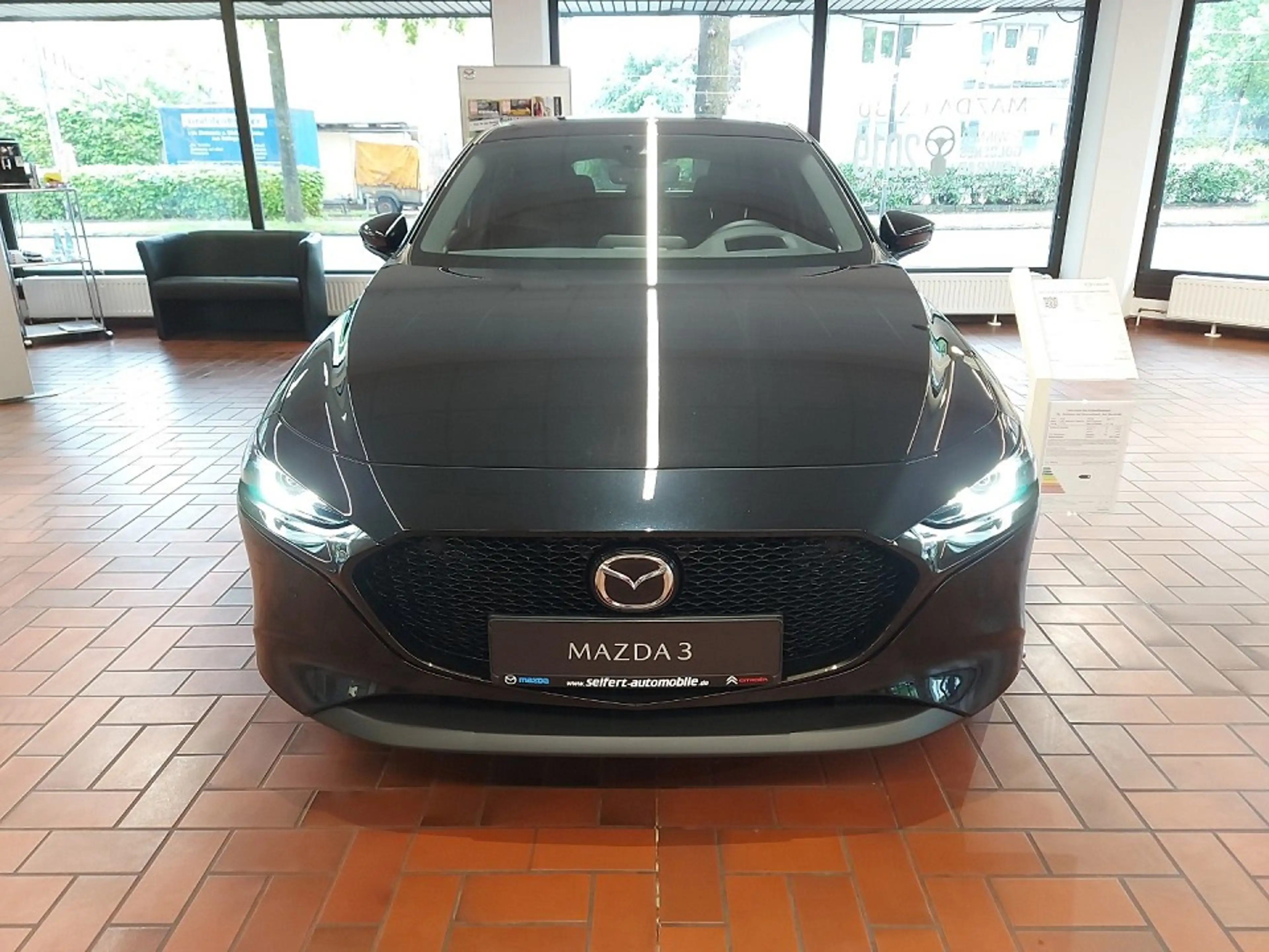 Mazda 3 SKYACTIV-X 2.0 M Hybrid — photo 2