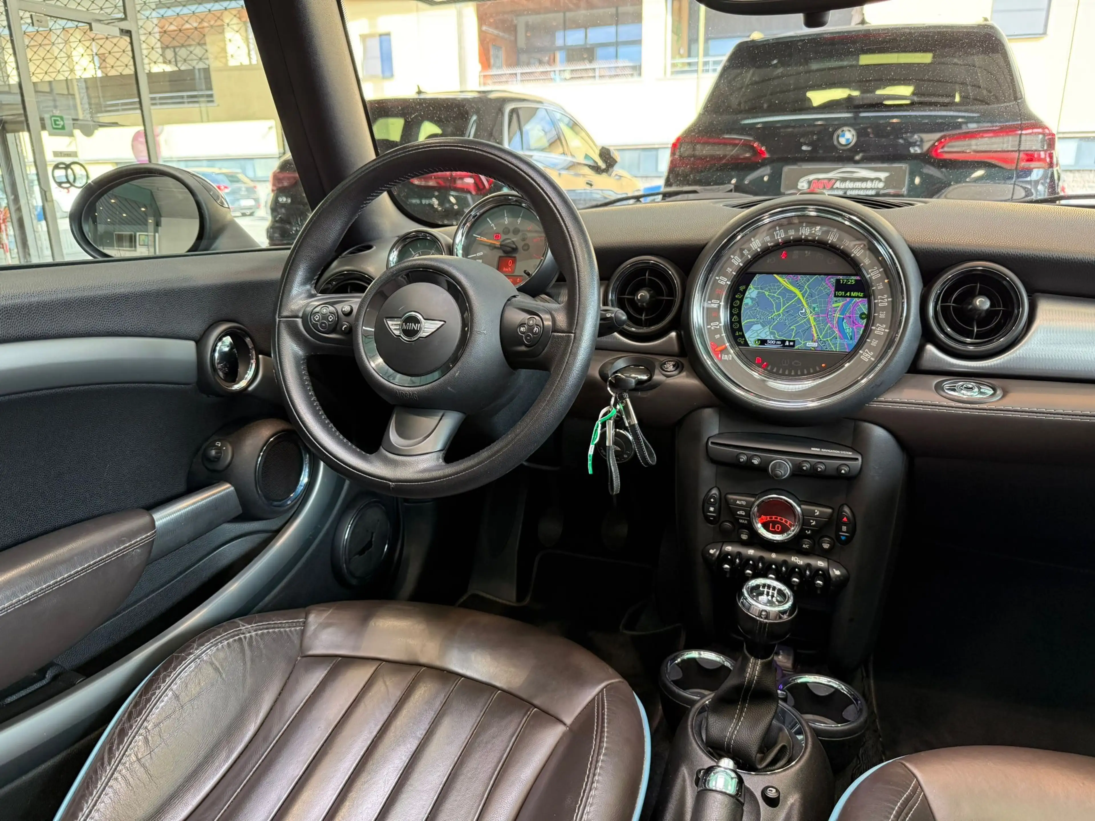 MINI Cooper D Cabrio 1.6 D DPF * Xenon * Navi * Cuir * Reg de vit — photo 13