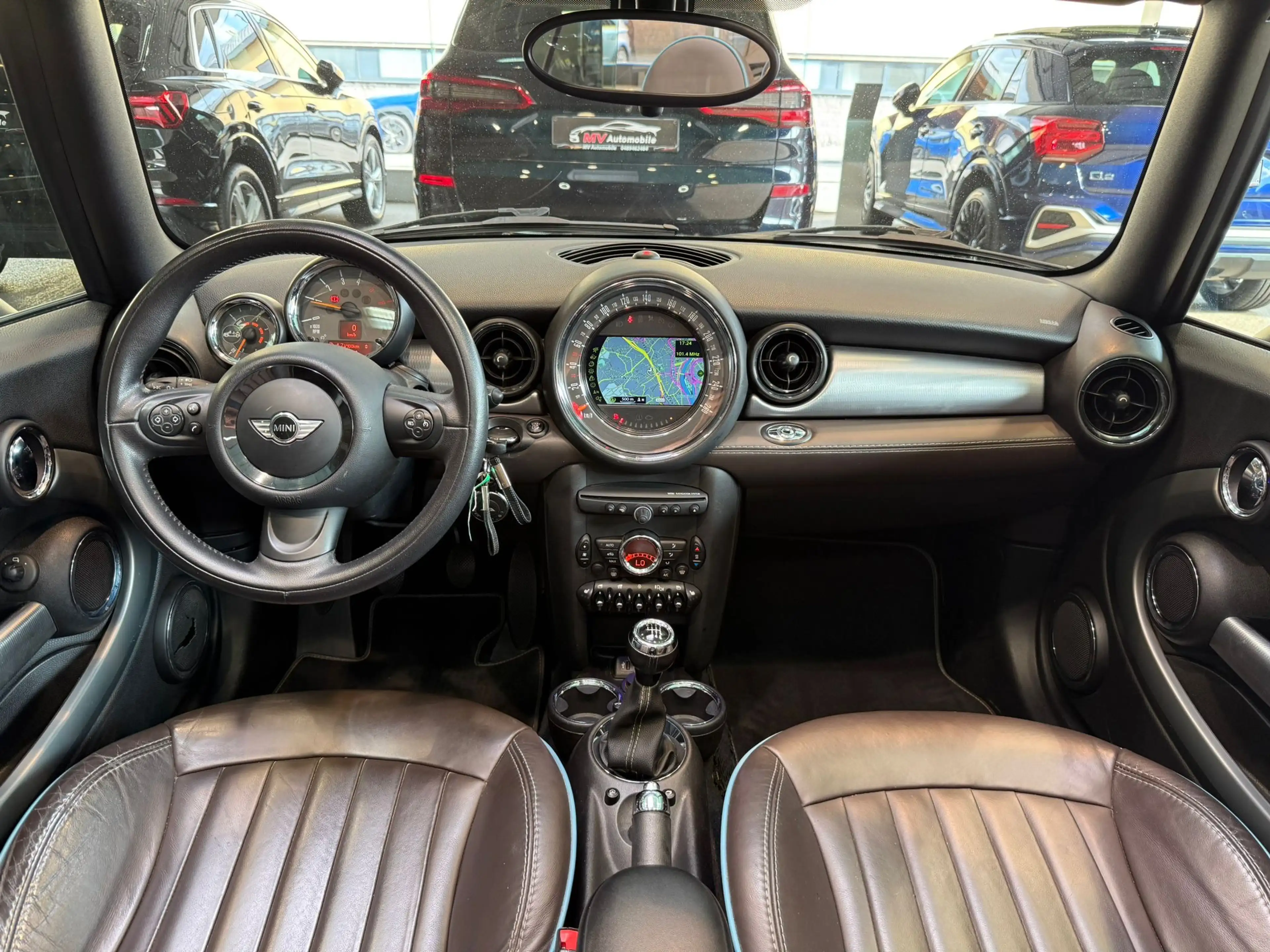 MINI Cooper D Cabrio 1.6 D DPF * Xenon * Navi * Cuir * Reg de vit — photo 12
