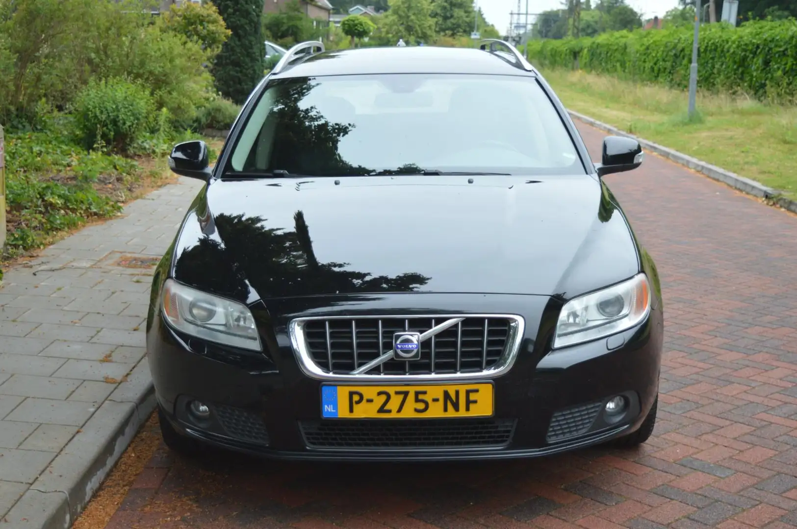 Volvo V70 3.2 Momentum leer/navi/dealer onderh Zwart - 2