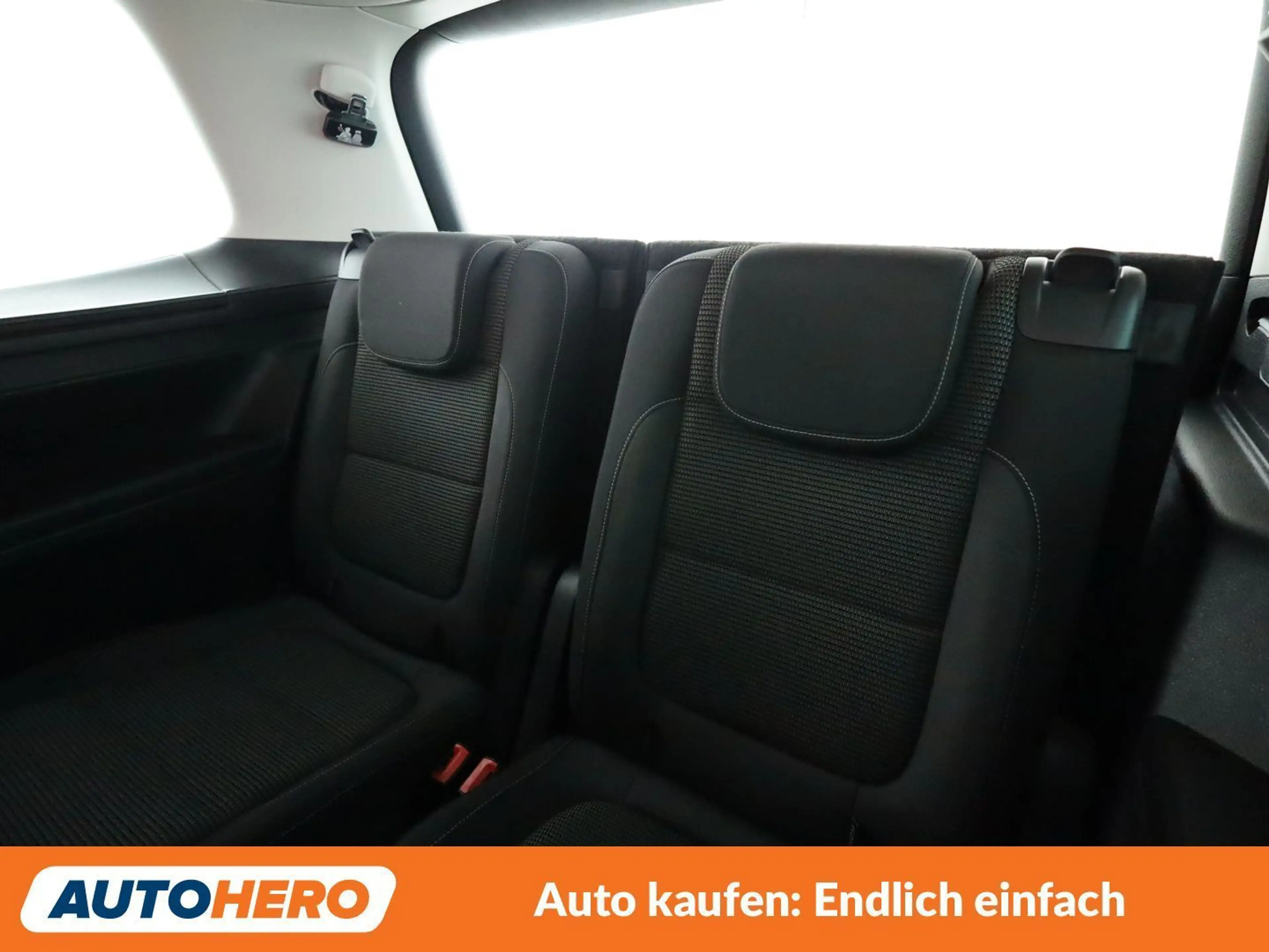 Volkswagen Sharan 2.0 TDI Comfortline BlueMotion Tech — photo 31