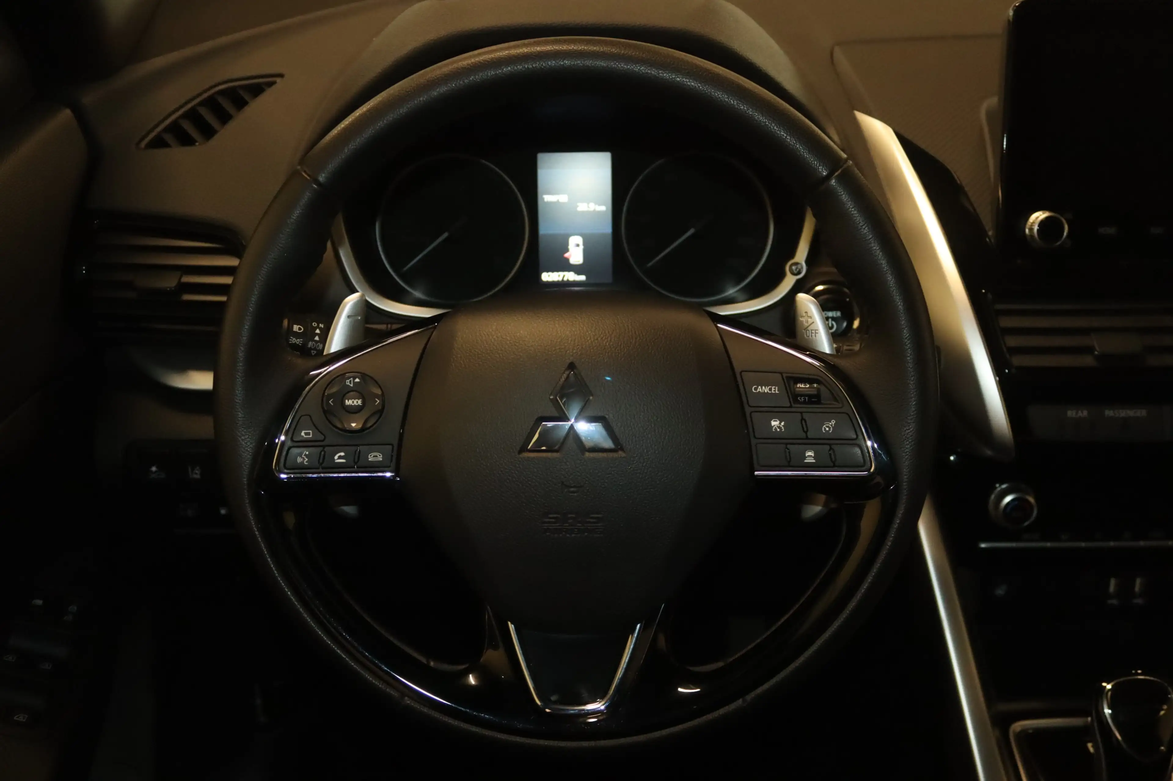 Mitsubishi Eclipse Cross Plus Select 4WD-360°-LED-4xSHZ-NAV — photo 13