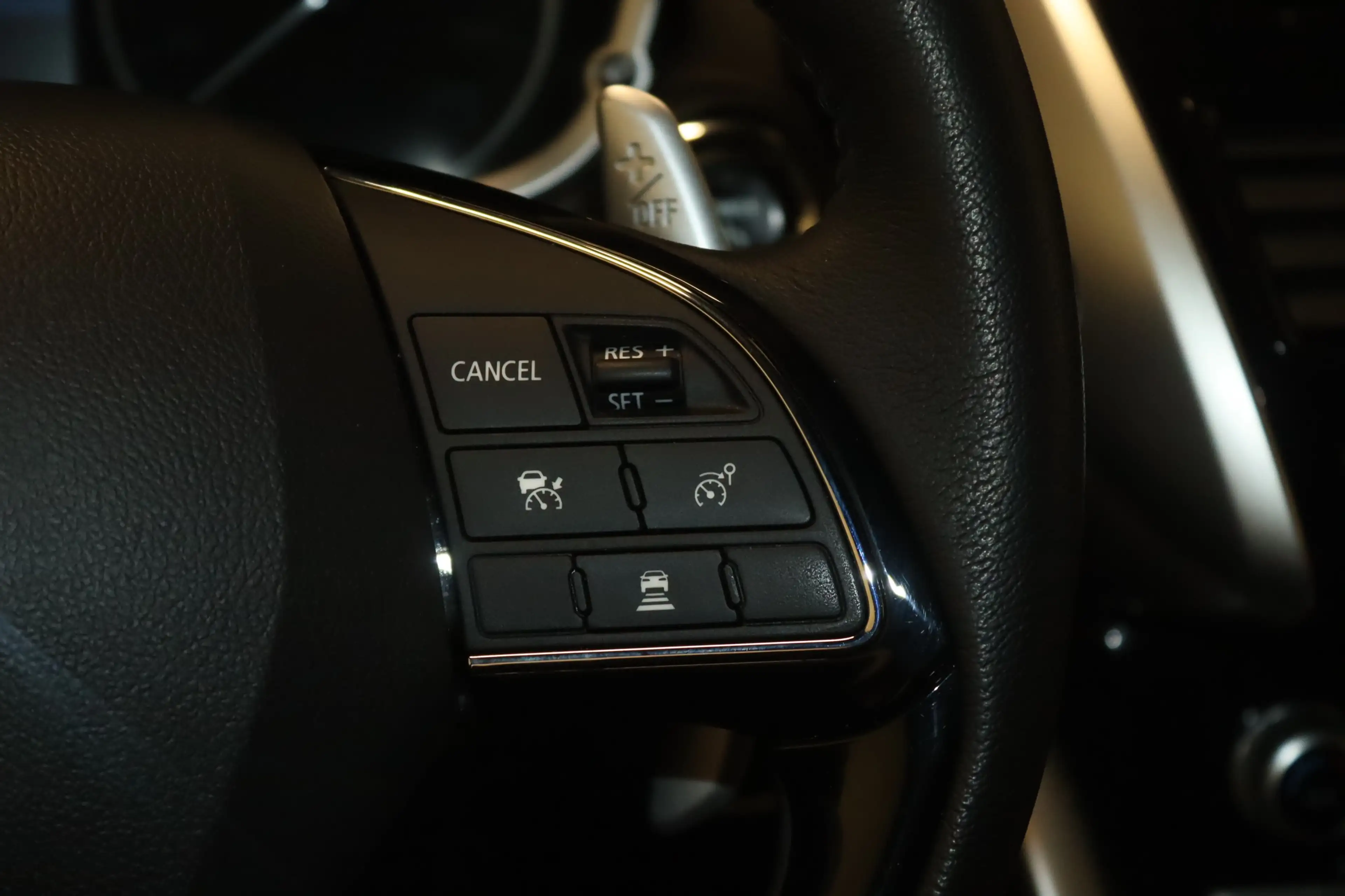 Mitsubishi Eclipse Cross Plus Select 4WD-360°-LED-4xSHZ-NAV — photo 15