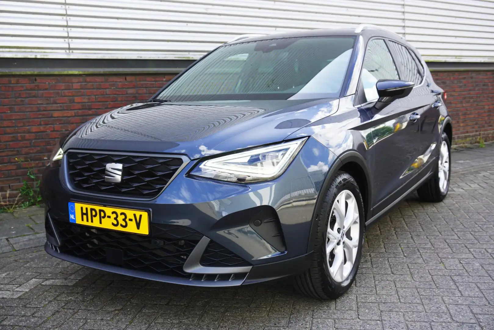 SEAT Arona 1.0 EcoTSI 115PK FR/Automaat/ Two-Color/ Virtual C Gris - 1