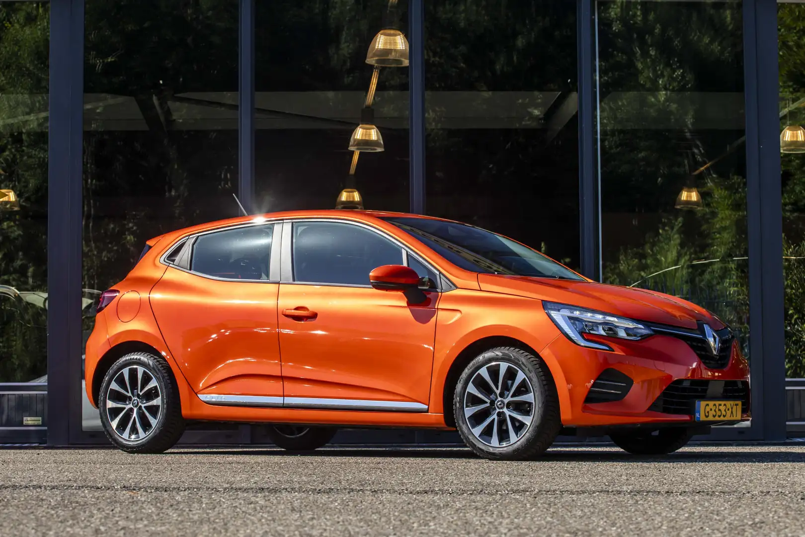 Renault Clio 1.0 TCe Zen Oranje - 1