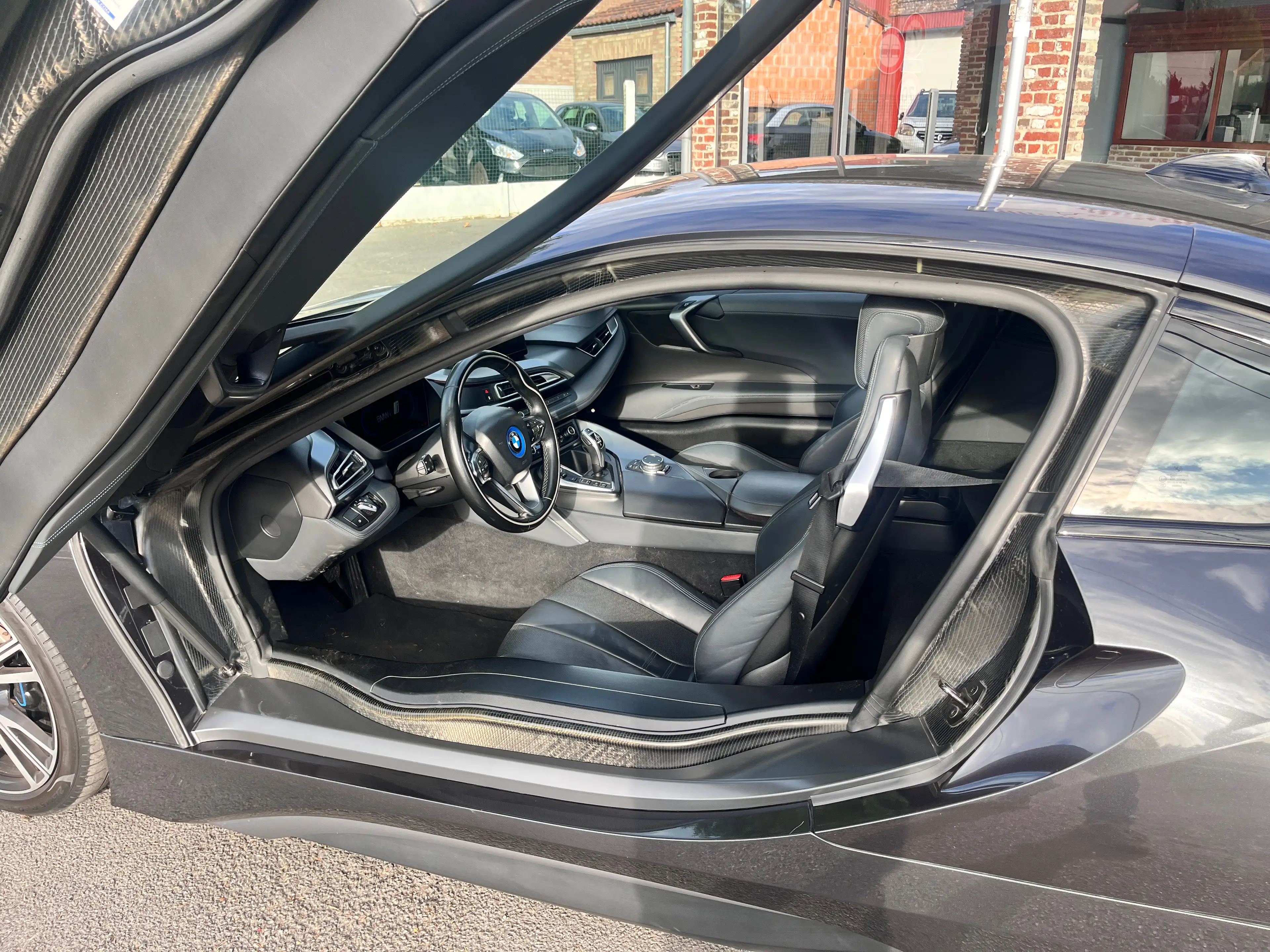 BMW i8 i8 11.6 kWh PHEV (266 kW) — photo 9