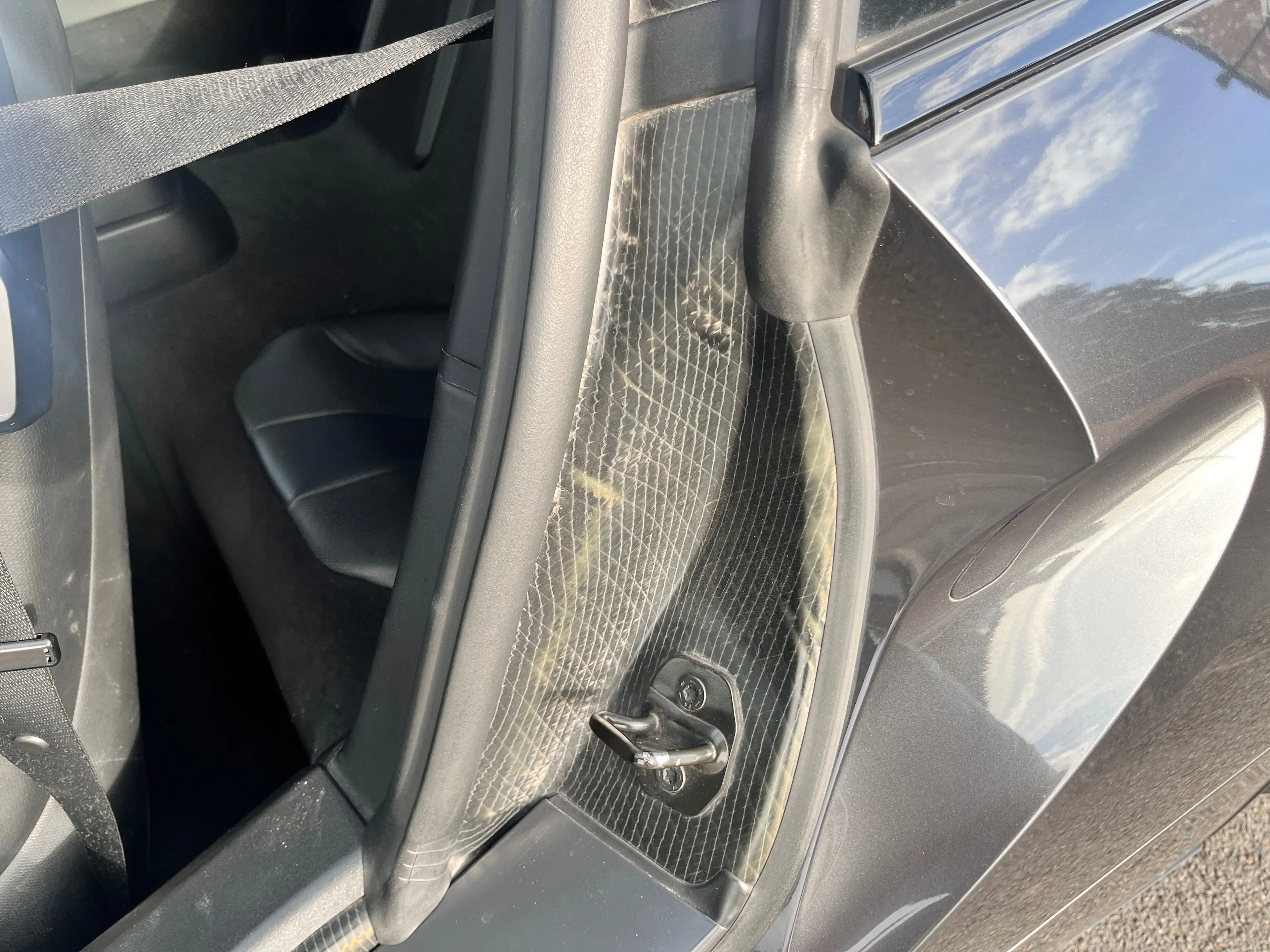 BMW i8 i8 11.6 kWh PHEV (266 kW) — photo 15