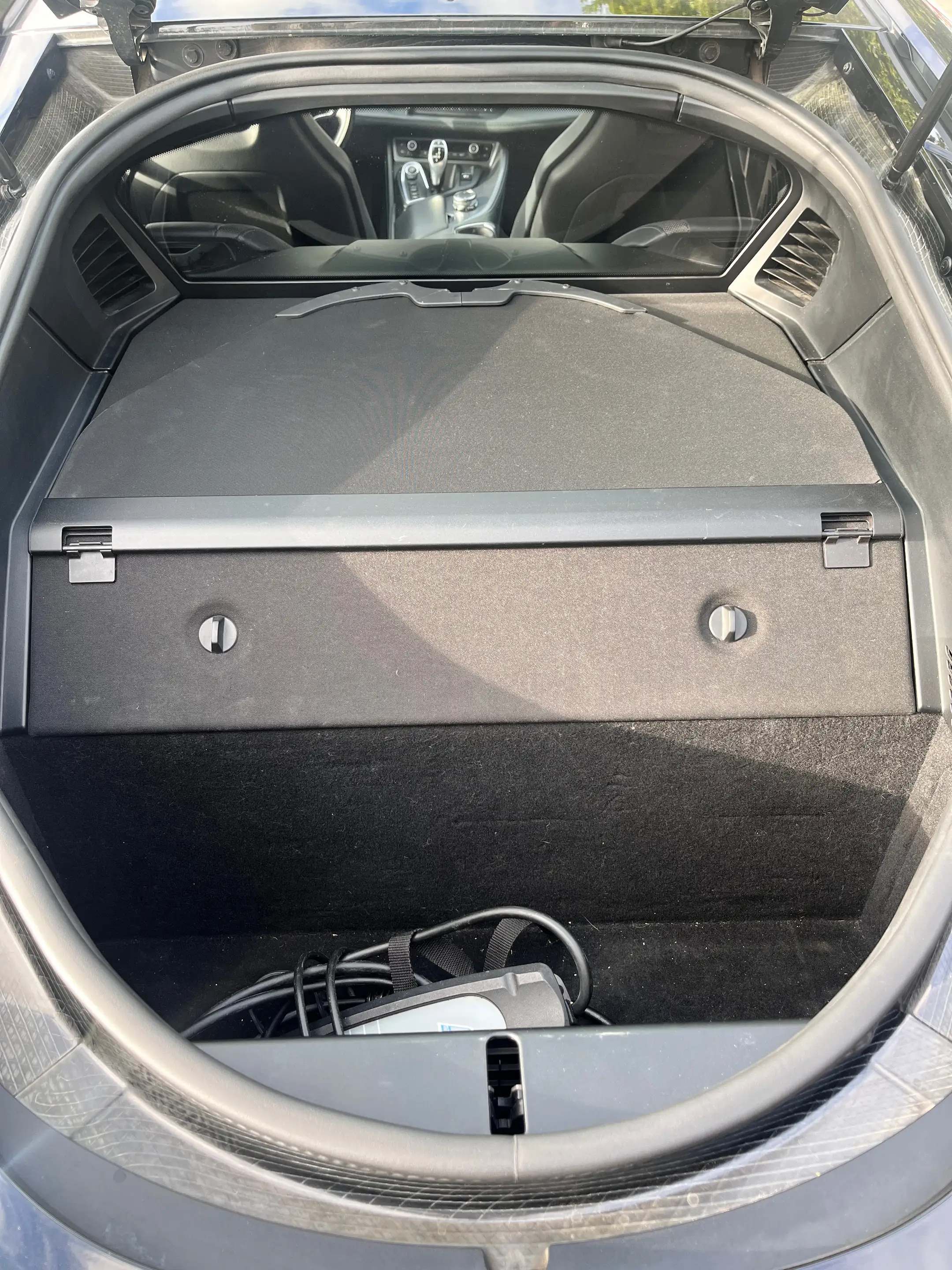 BMW i8 i8 11.6 kWh PHEV (266 kW) — photo 4