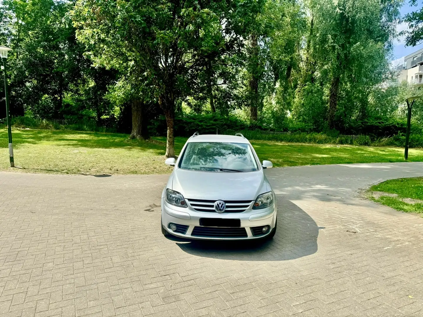 Volkswagen Golf Plus 1.9 TDi Comfortline Grijs - 2