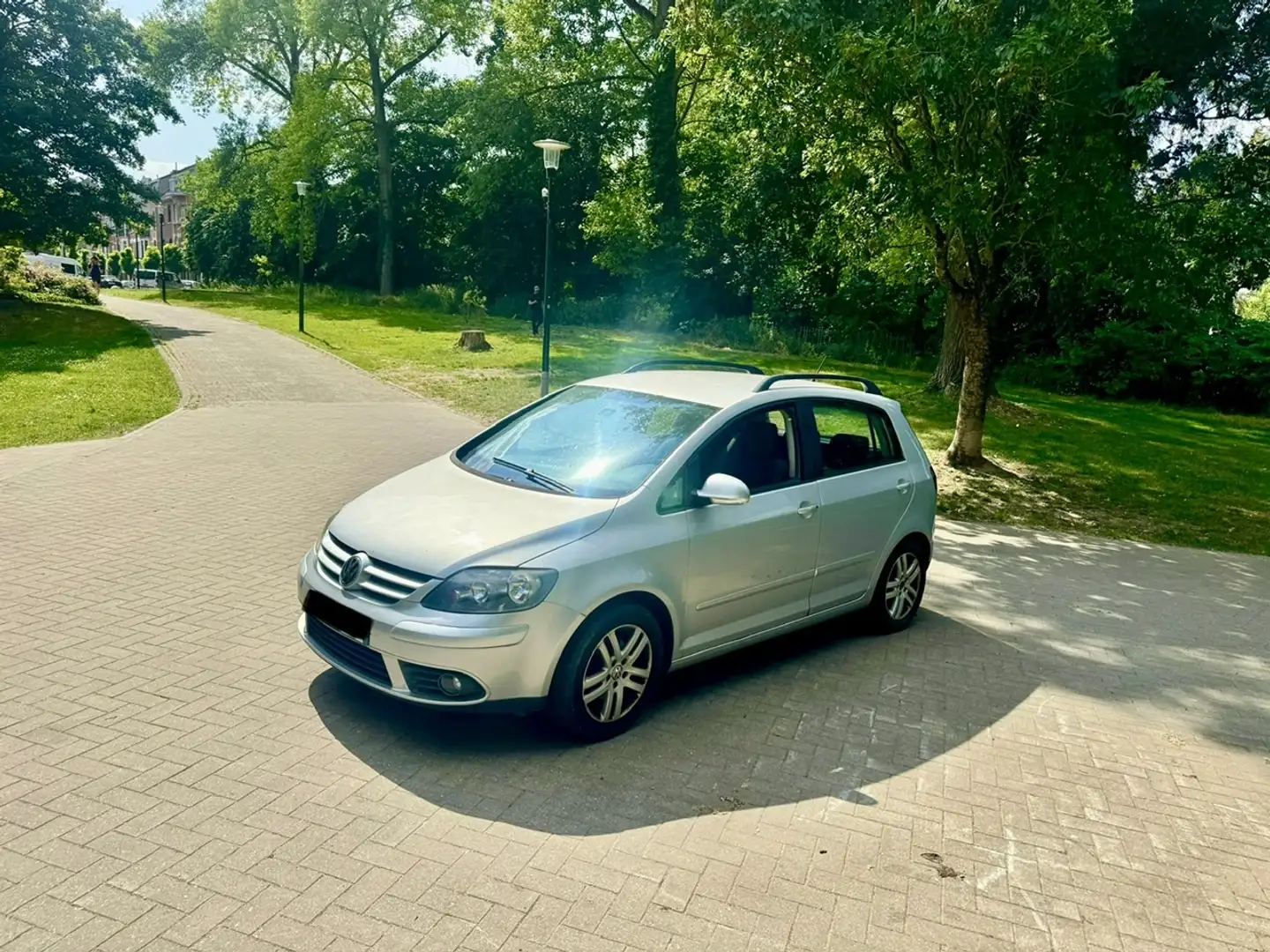 Volkswagen Golf Plus 1.9 TDi Comfortline Grijs - 1