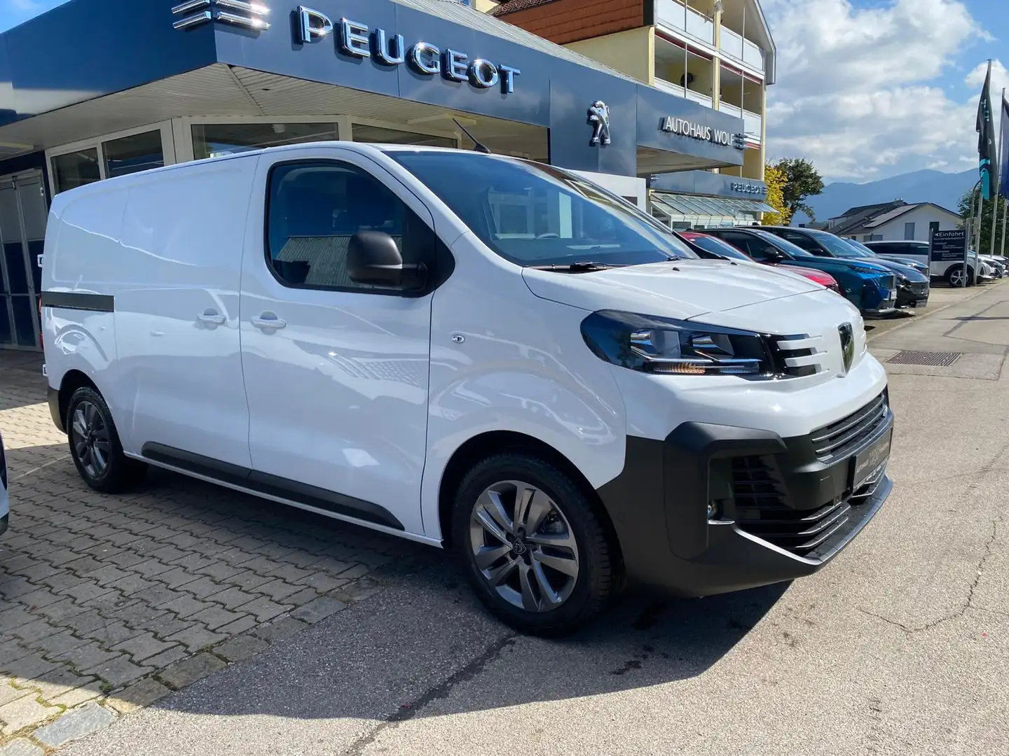 Peugeot Expert Kastenwagen L2 BlueHDi 145 EAT8 Weiß - 1