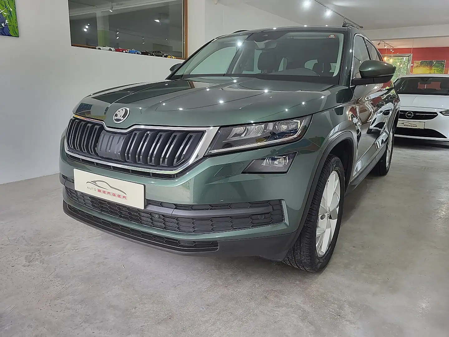 Skoda Kodiaq 2,0 TDI Ambition SC DSG *3 Jahre Garantie Grün - 1