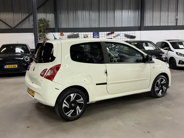 Renault Twingo view 3