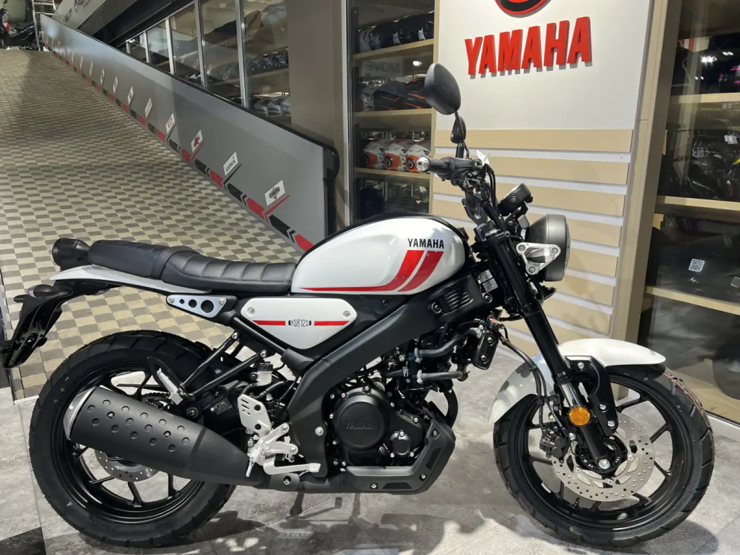 Yamaha XSR 125 Wit - 1