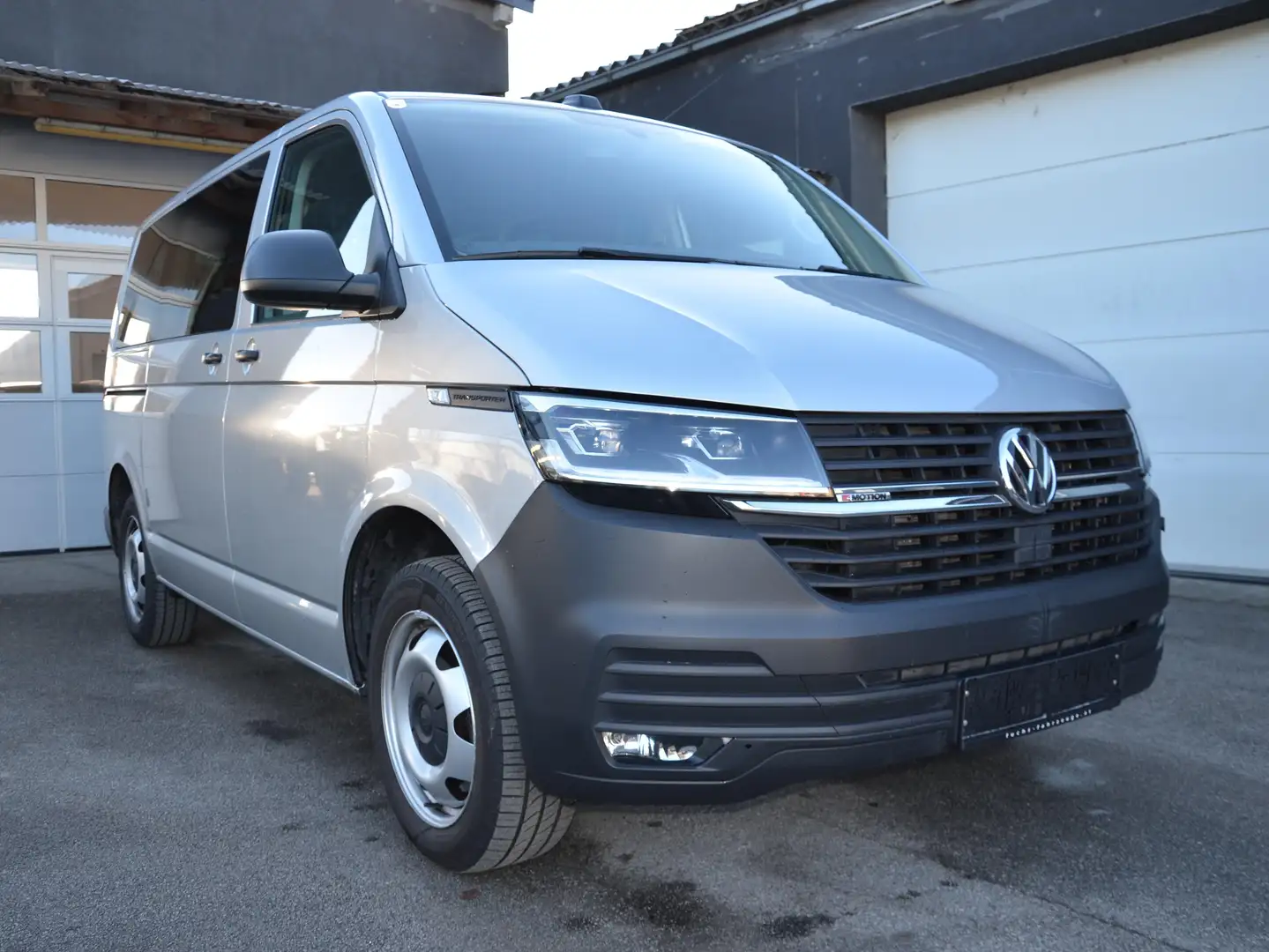 Volkswagen T6.1 Kombi 2,0TDI DSG 4MOTION "ALLRAD AUTOMATIK" STANDHEIZUNG Grau - 1