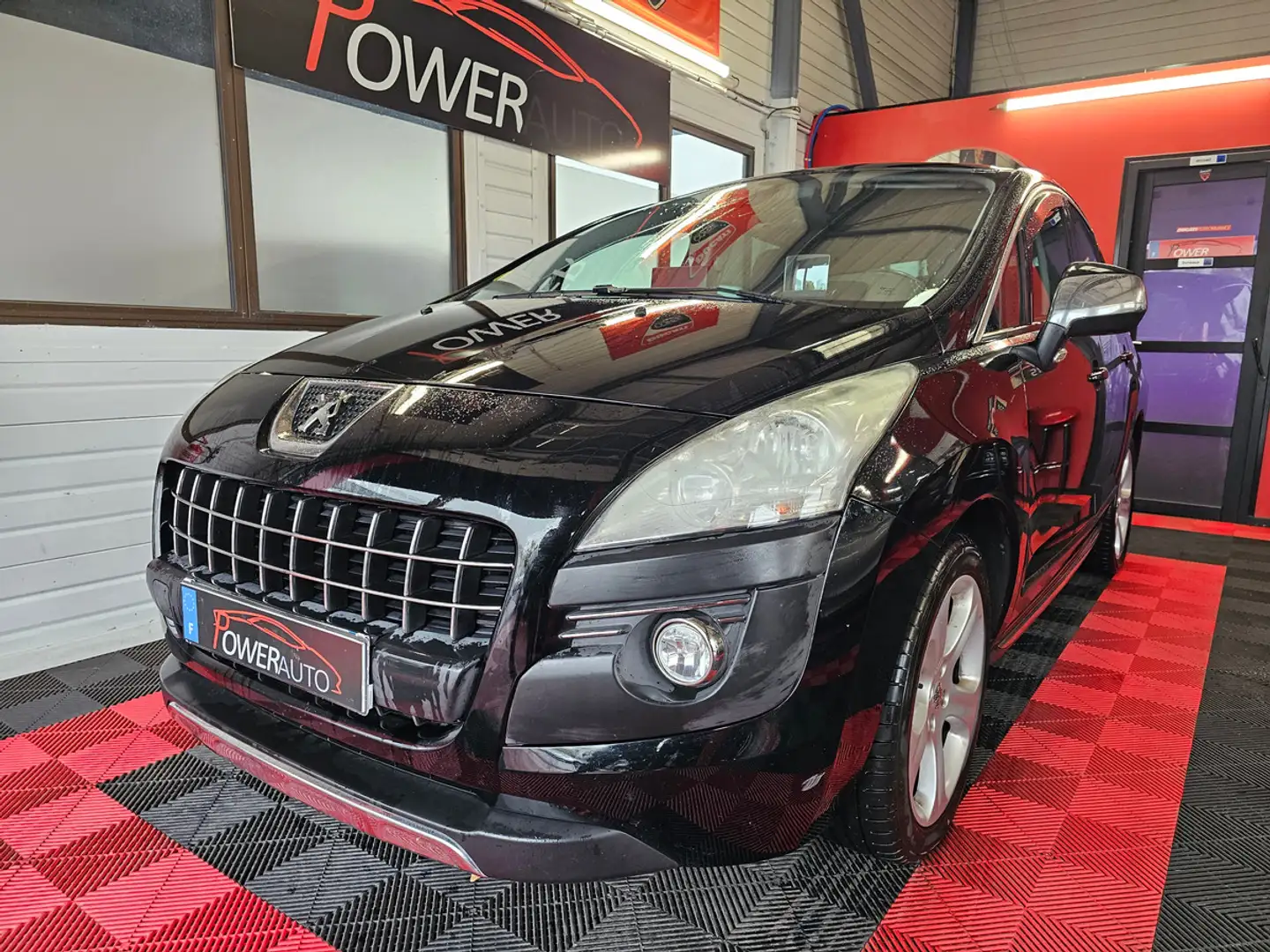 Peugeot 3008 1.6 hdi 157004 KMS Schwarz - 1