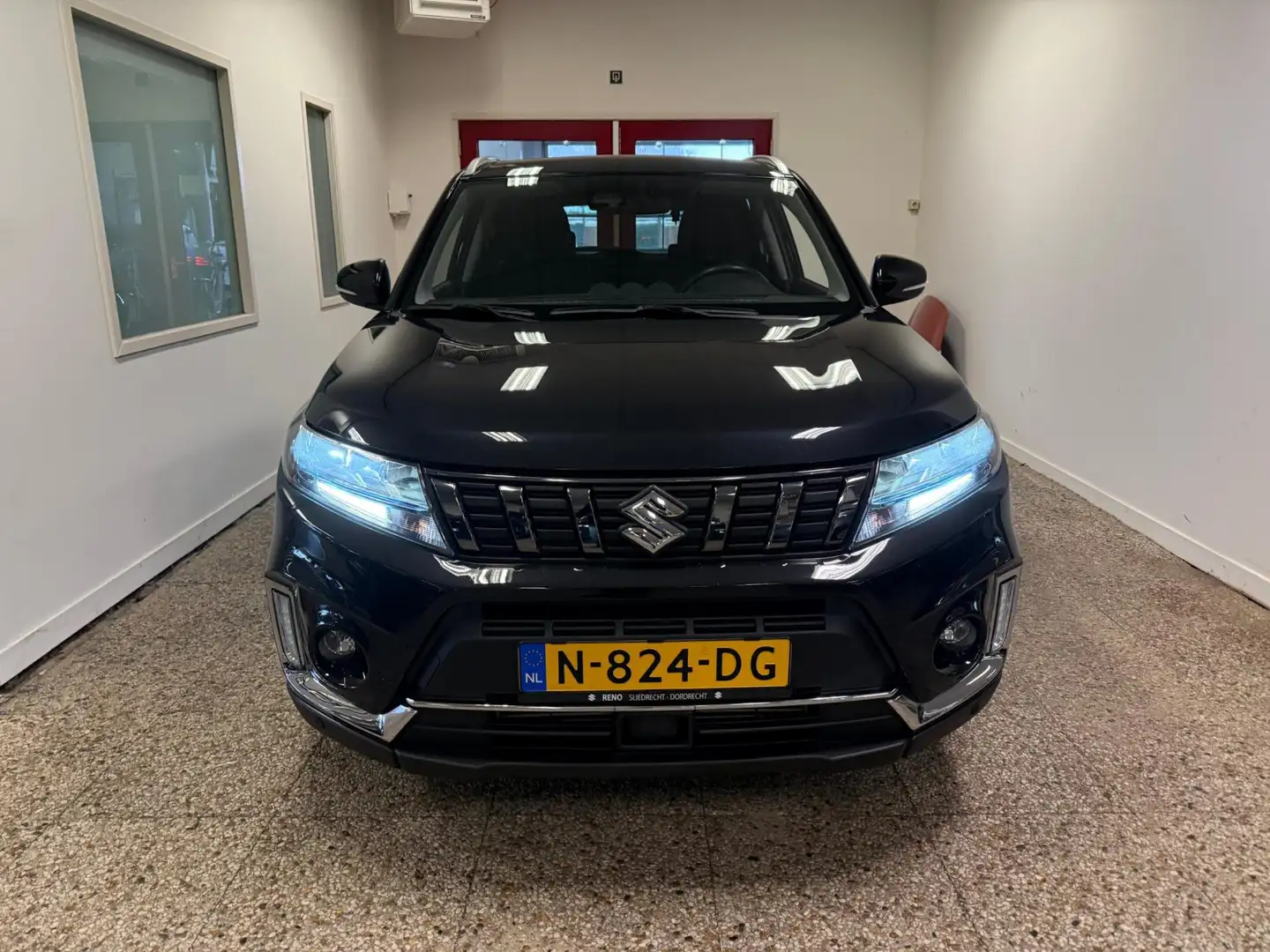 Suzuki Vitara 1.4 Boosterjet Style Smart Hybrid Automaat | Navi Negro - 2