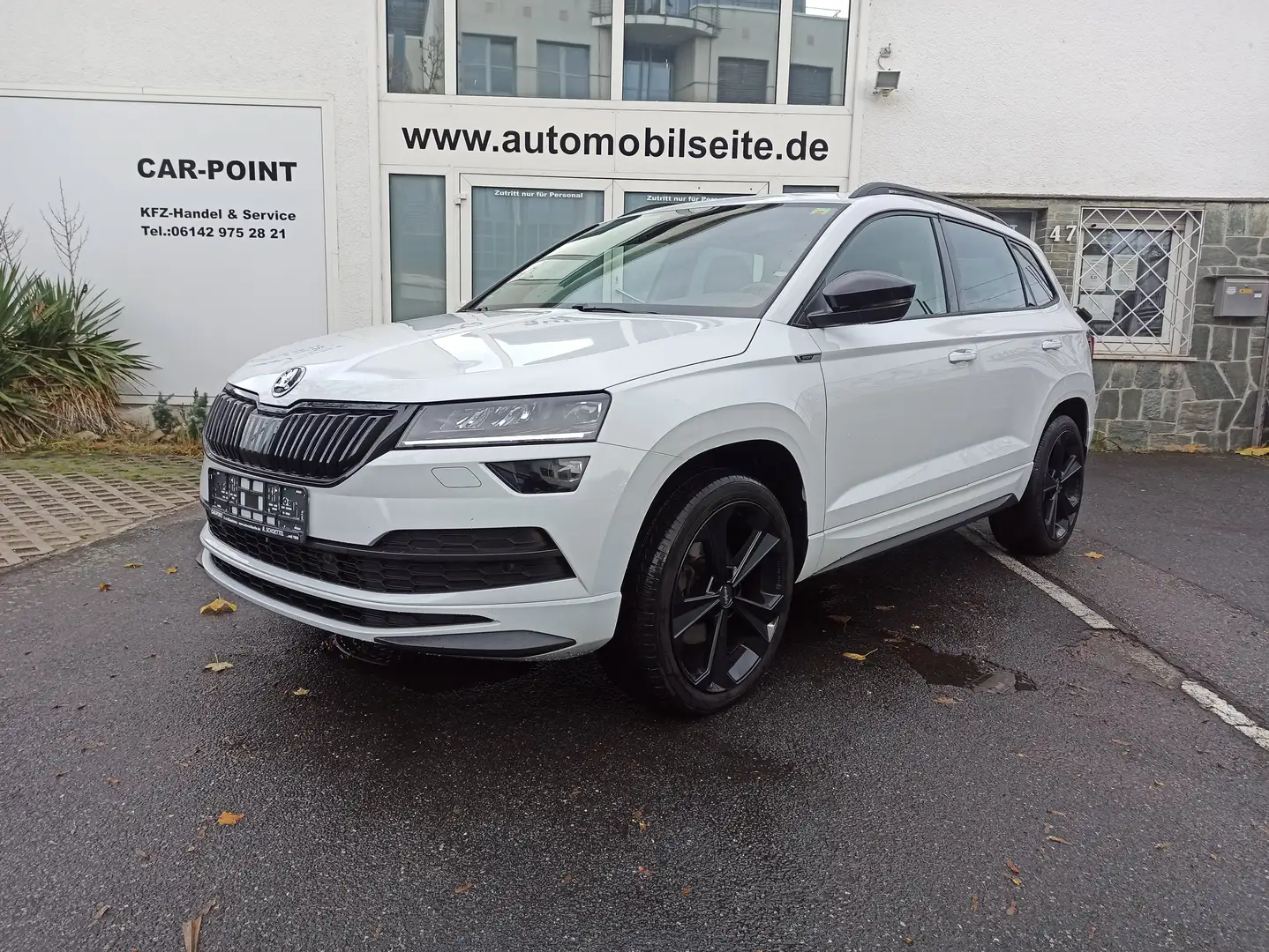 Skoda Karoq Sportline 4x4*AHK*TOP*AUTOMATIK*190PS*LED*NAVI* Blanc - 1