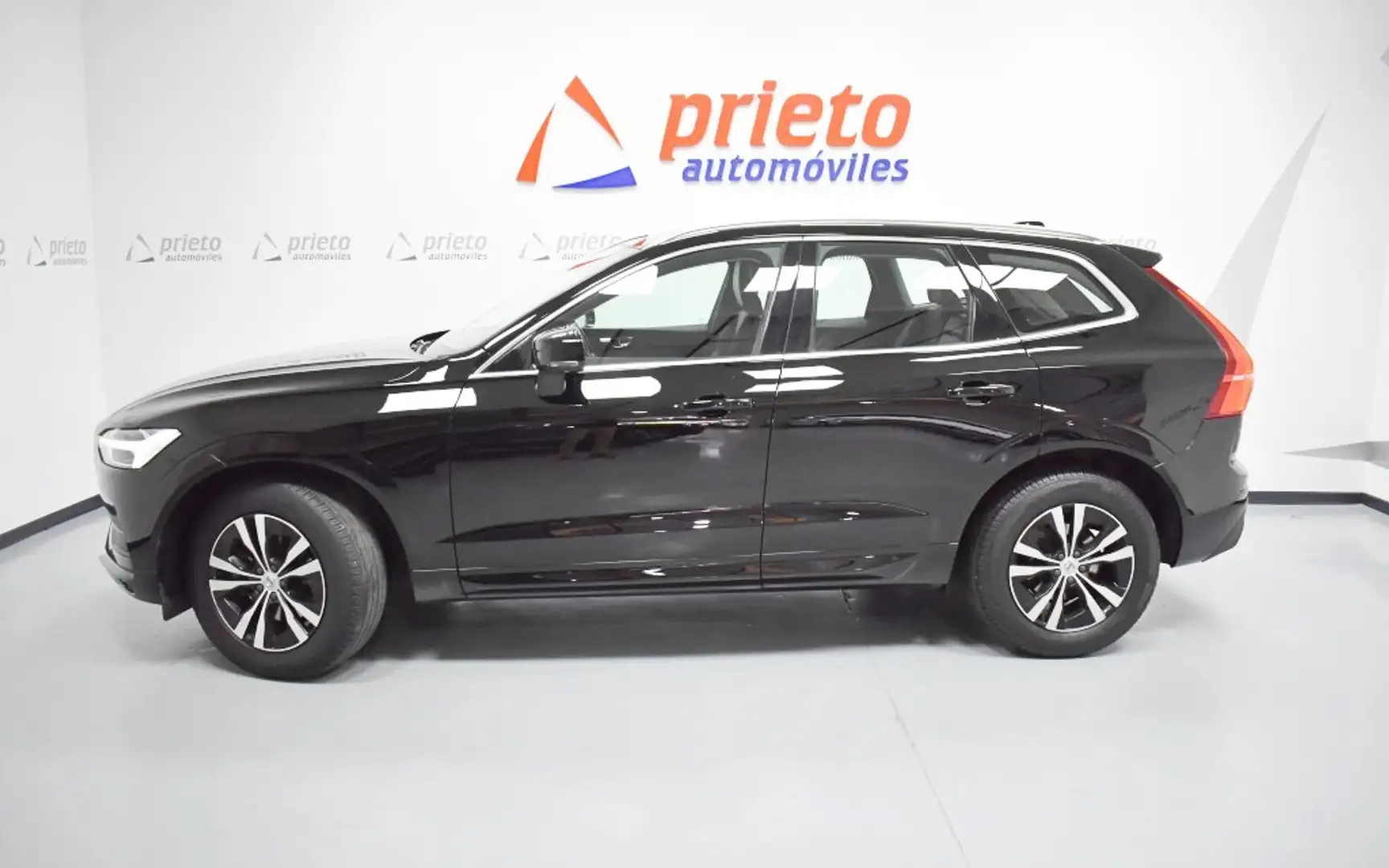 Volvo XC60 D4 Business Plus Aut. Schwarz - 2