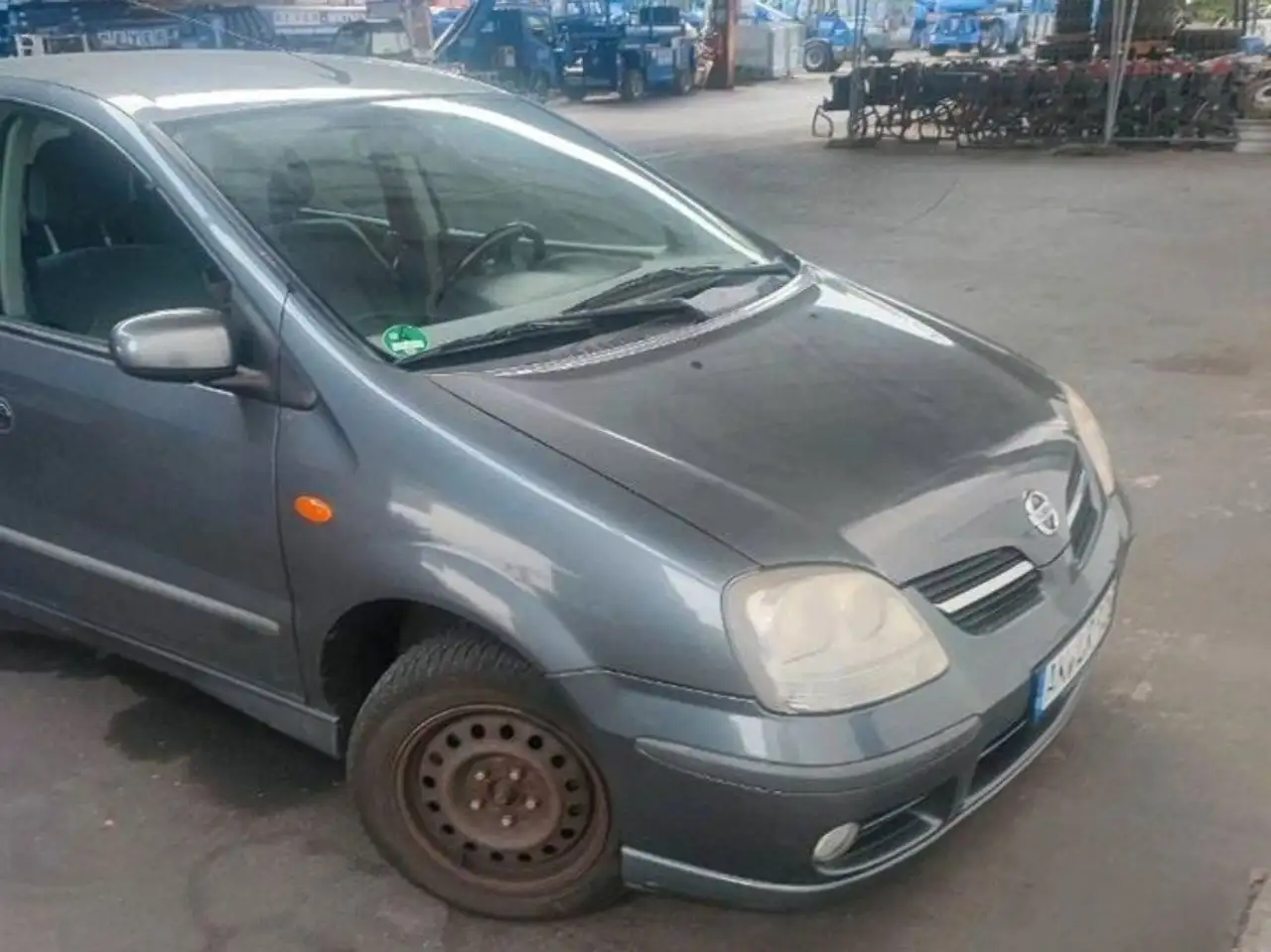Nissan Almera Tino