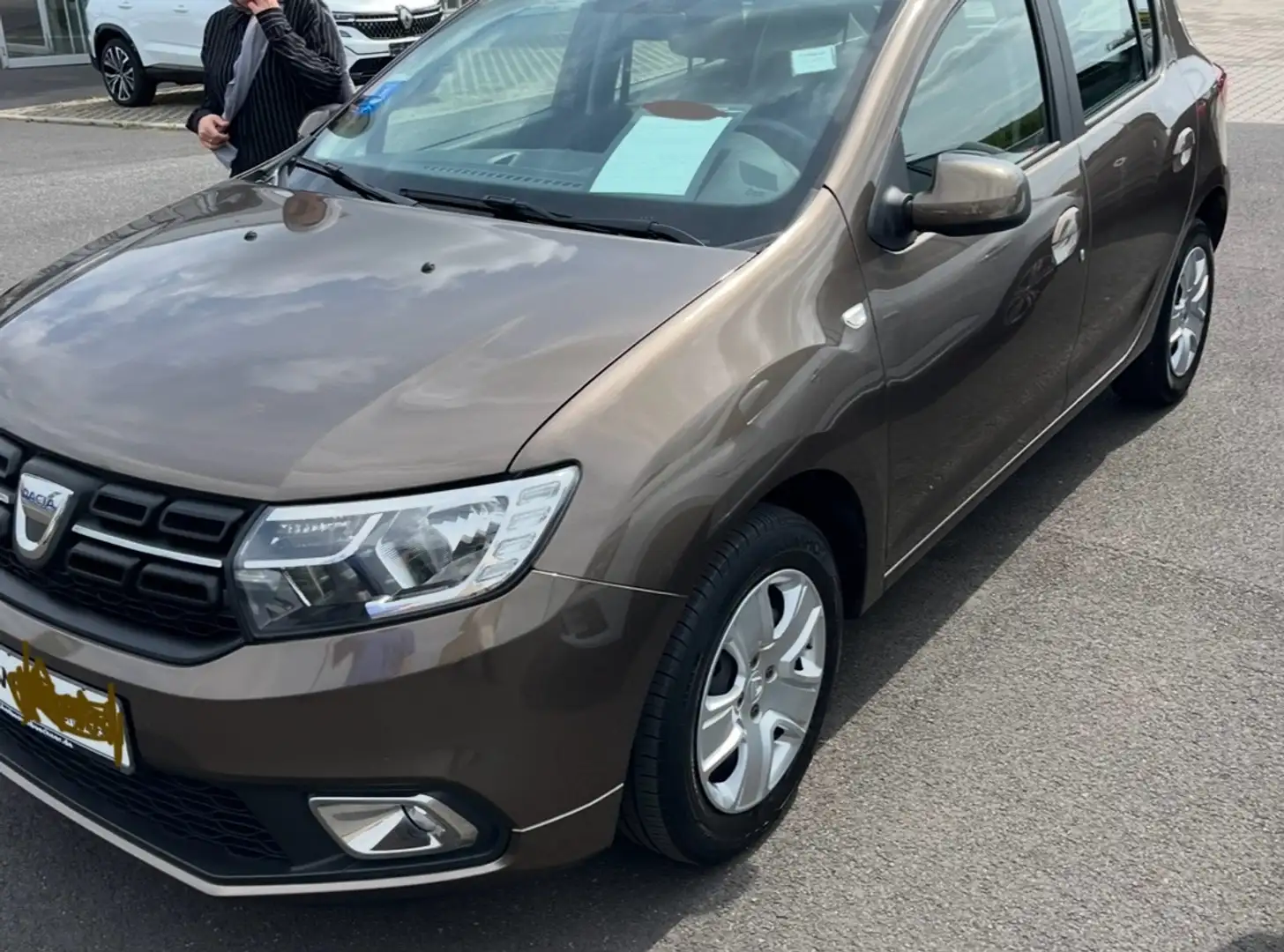 Dacia Sandero Comfort Sce 1.0 75 pk 05-2019 75000 km Brons - 1