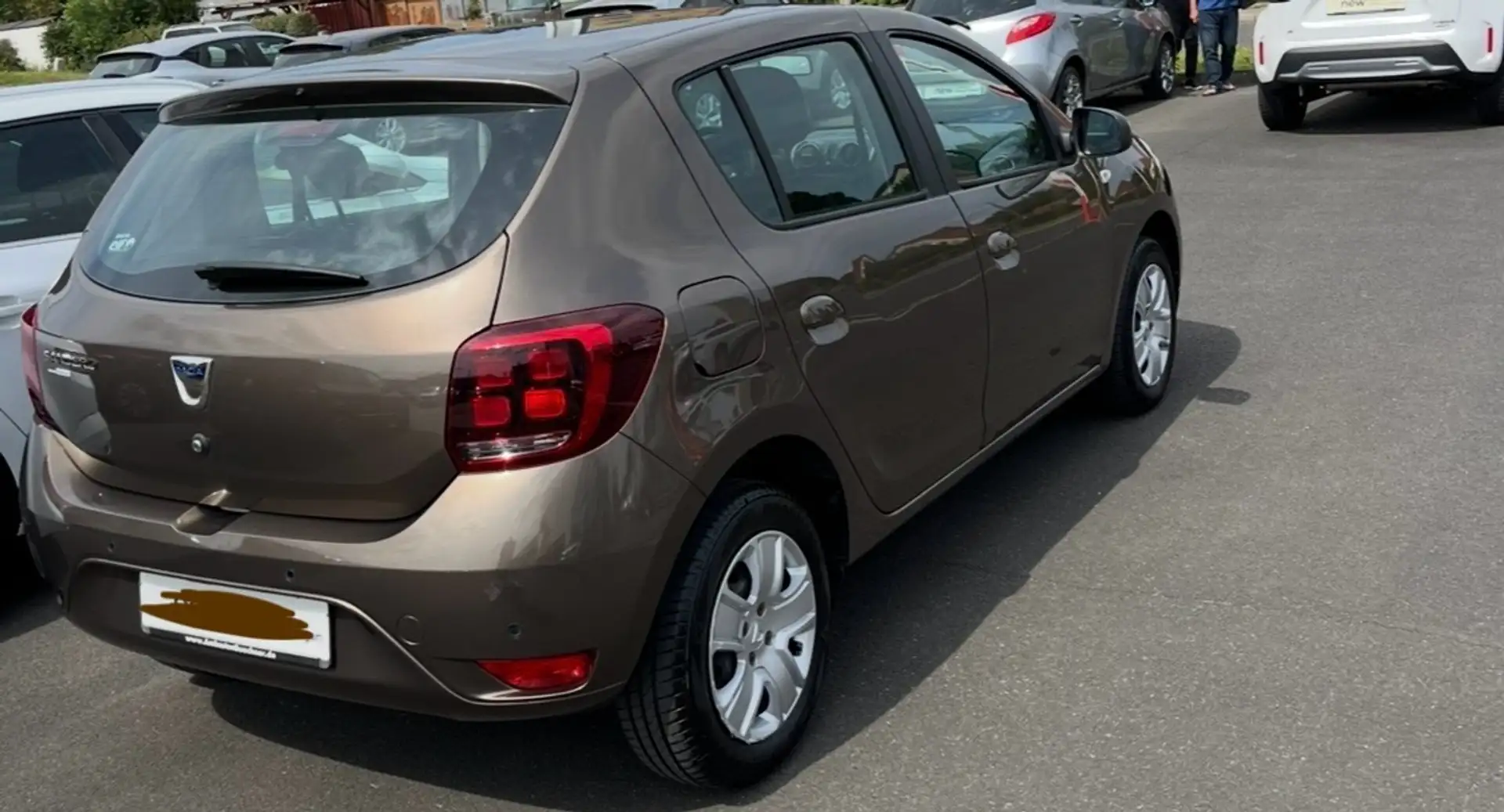 Dacia Sandero Comfort Sce 1.0 75 pk 05-2019 75000 km Brons - 2