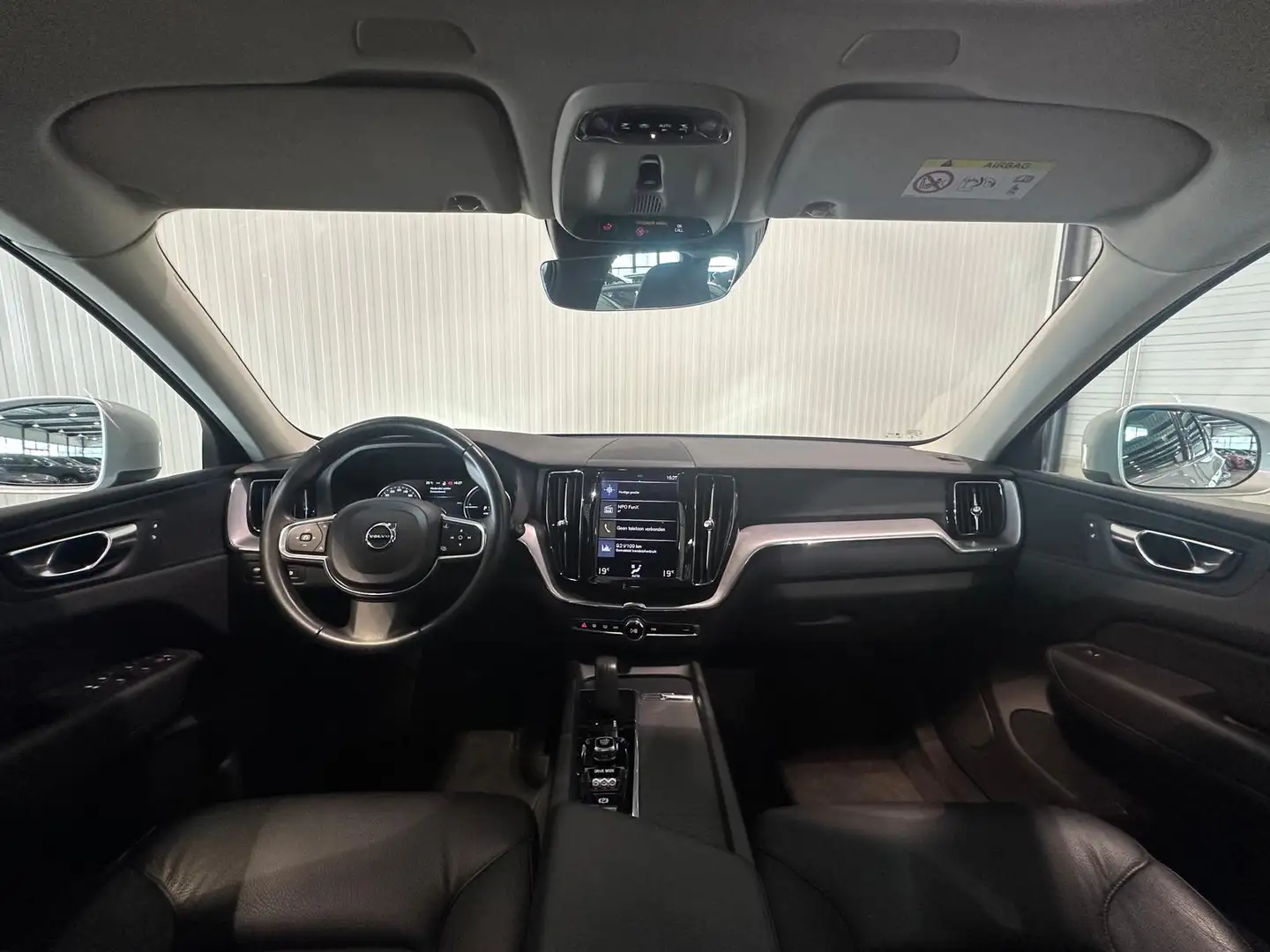 Volvo XC60 T6 Aut. Inscription Leder CruiseControl Trekhaak 3 Grijs - 2