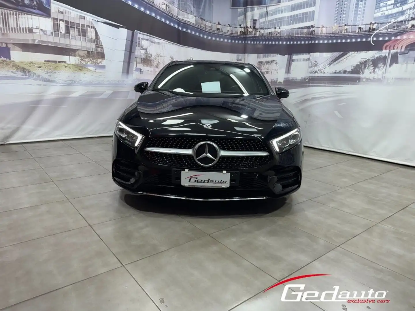 Mercedes-Benz A 180 d Automatic Premium AMG FULL-LED NAVI Noir - 1