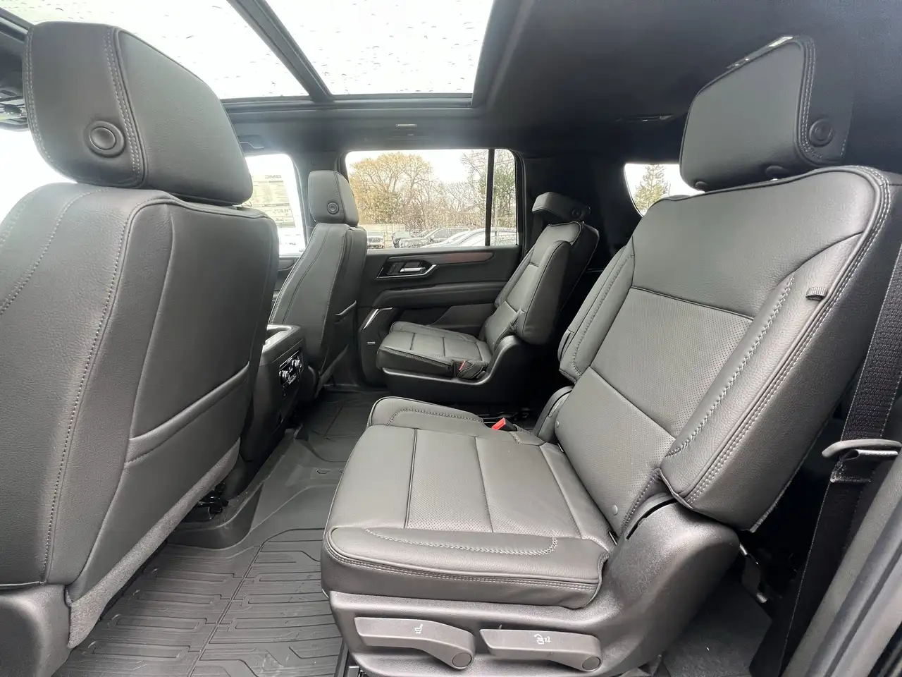 GMC Yukon снимка GMC Yukon