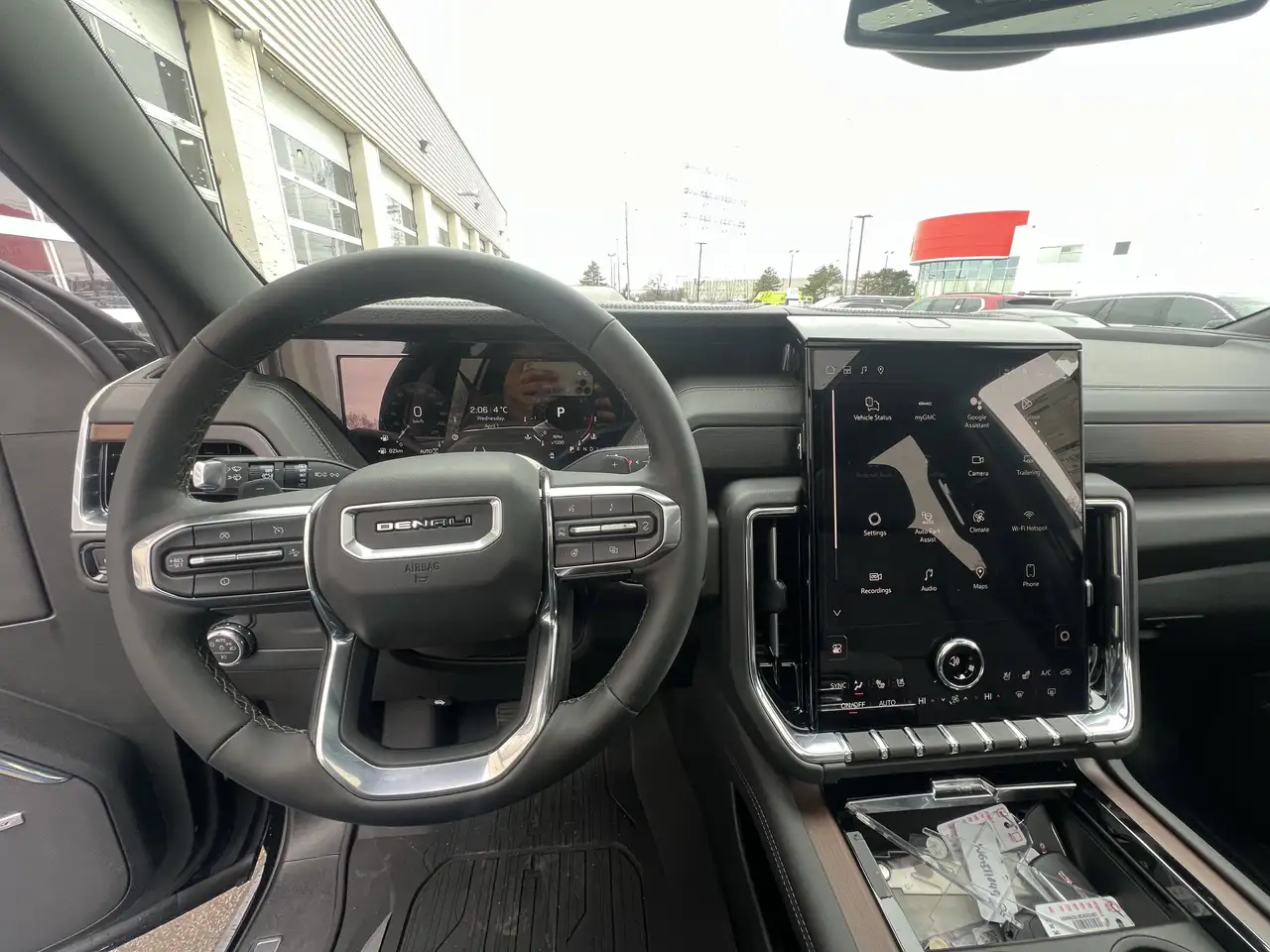 GMC Yukon снимка GMC Yukon
