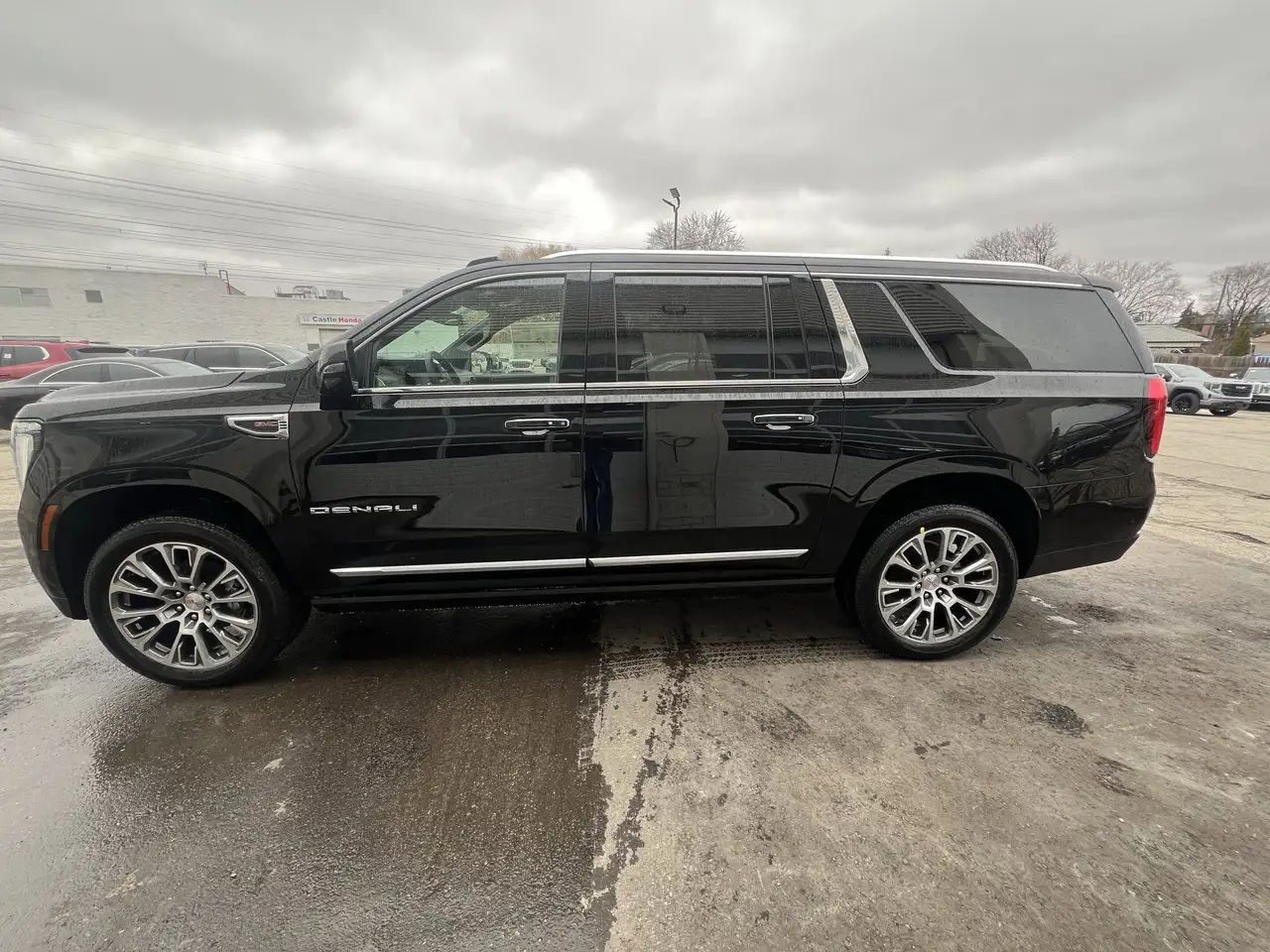 GMC Yukon снимка GMC Yukon