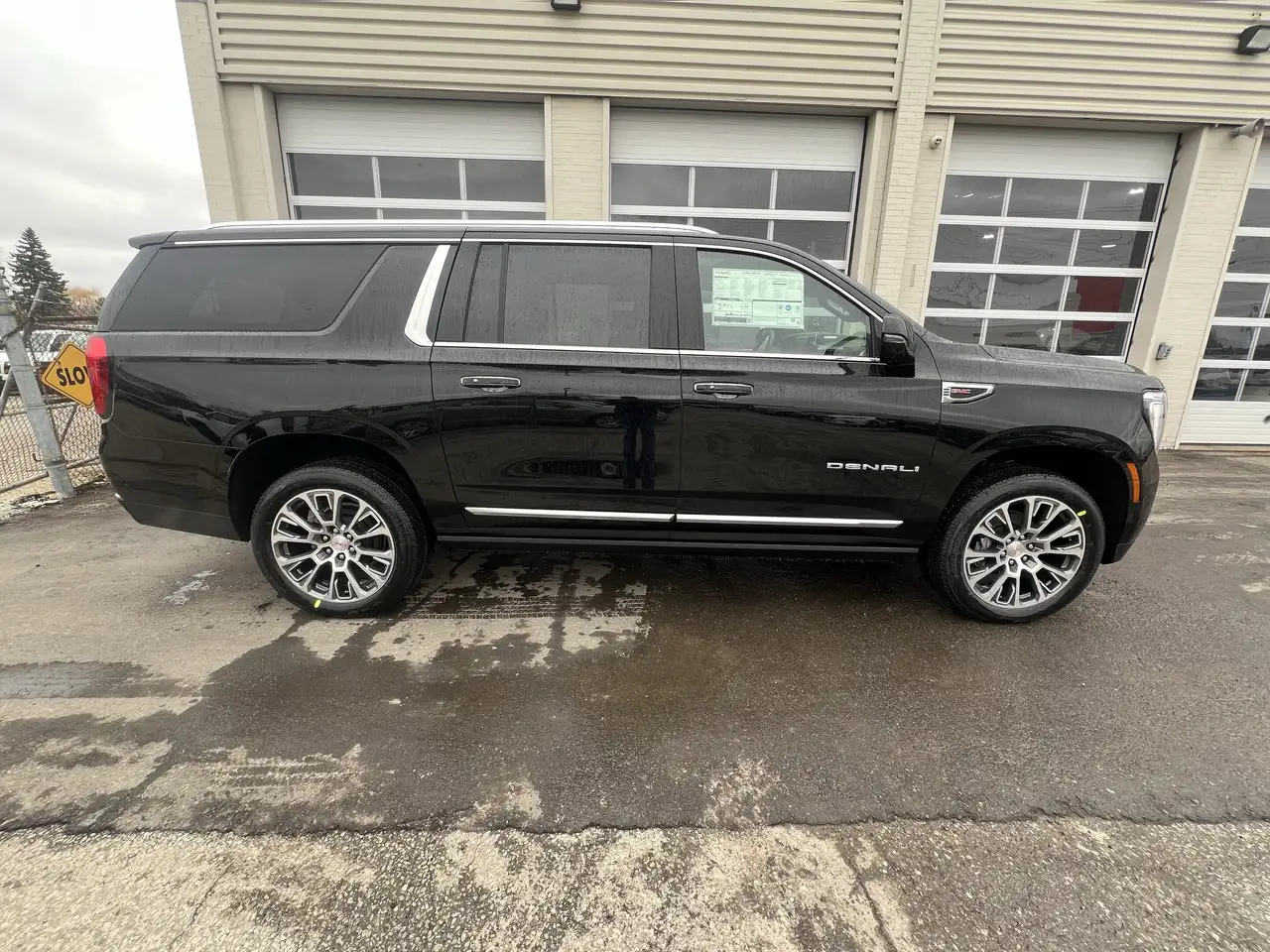 GMC Yukon снимка GMC Yukon