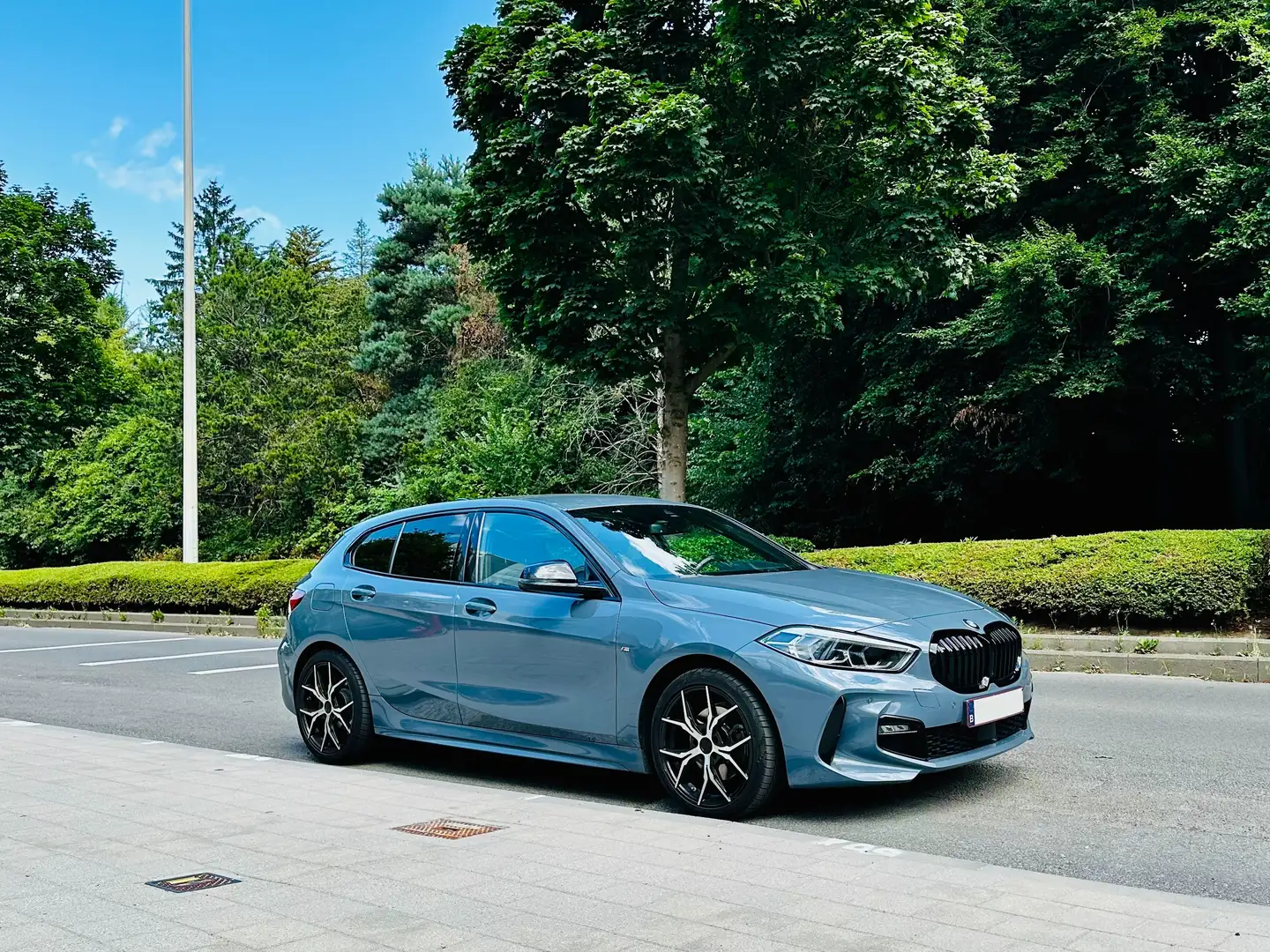 BMW 118 118i essence Pack M super équipée Gris - 1