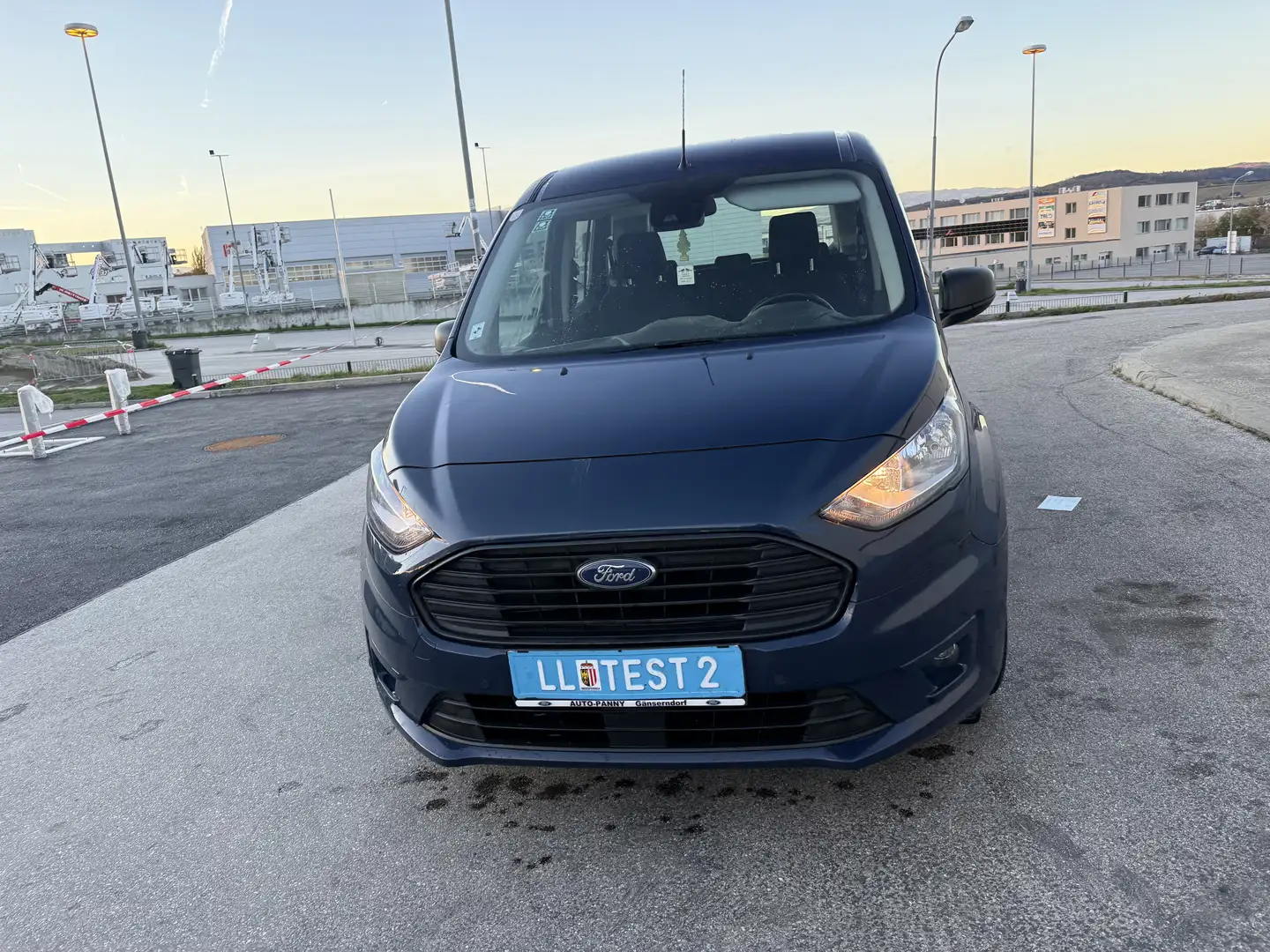 Ford Tourneo Connect Tourneo Connect Trend 1,5 TDCi L1 Trend - 1