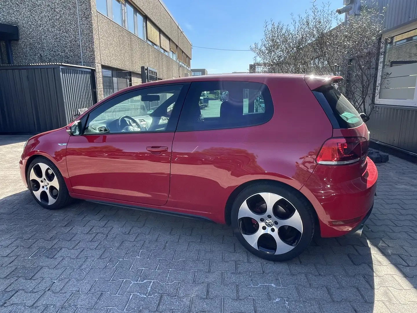 Volkswagen Golf GTI 2.0 TSI Limousine Rot 2.Hand 18 Zoll Top Gepflegt Rouge - 2