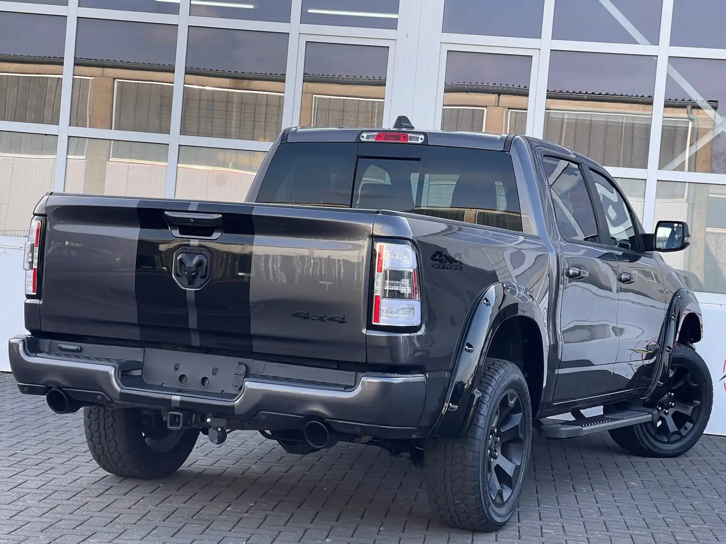 Dodge RAM 1500 Bighorn 5,7 4x4 Offroad Mwst. Prins PDC Grau - 2