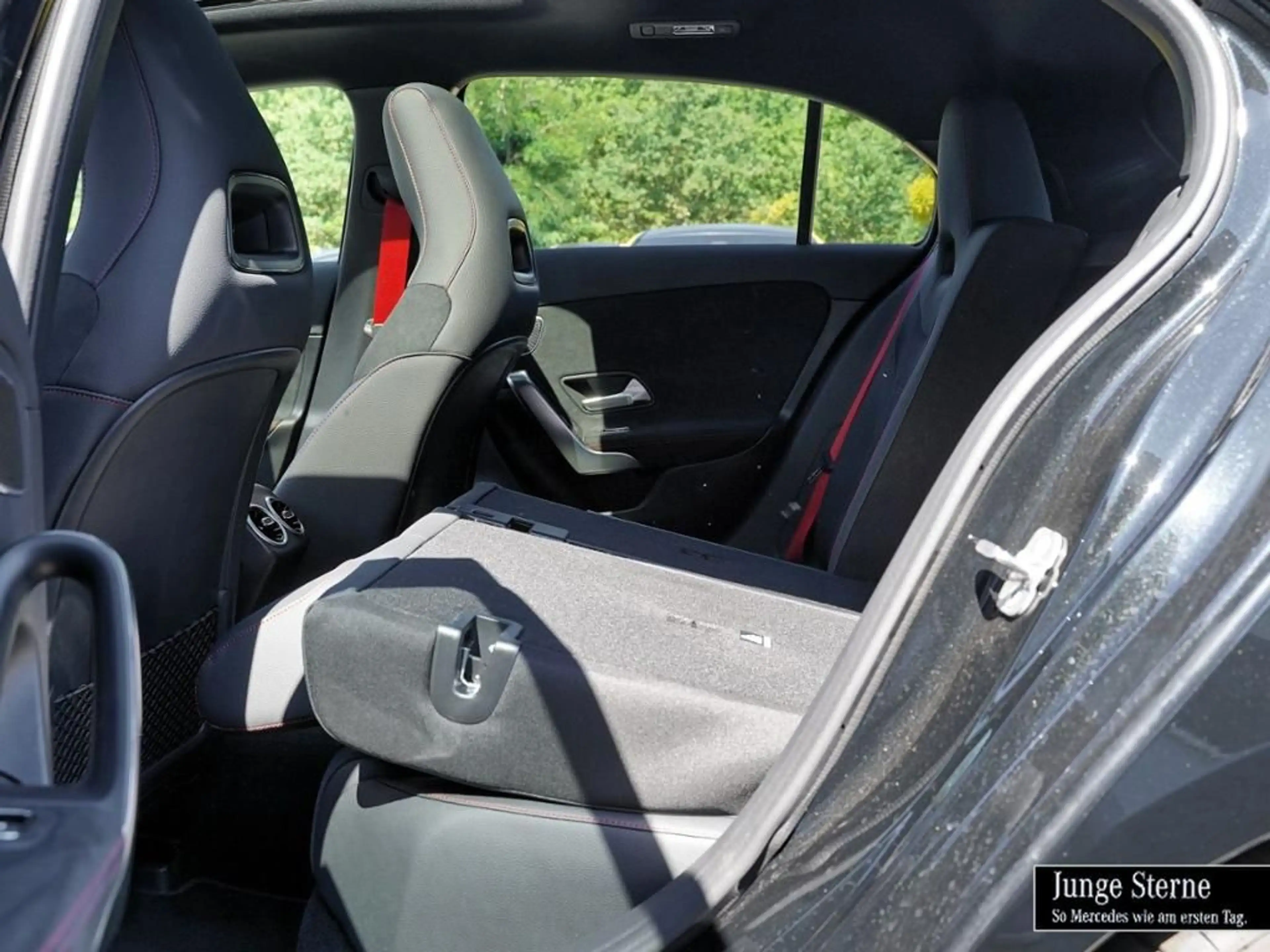 Mercedes-Benz A 35 AMG AMG A 35 4MATIC Kompaktlimousine 360 AHK AUT LM — photo 6