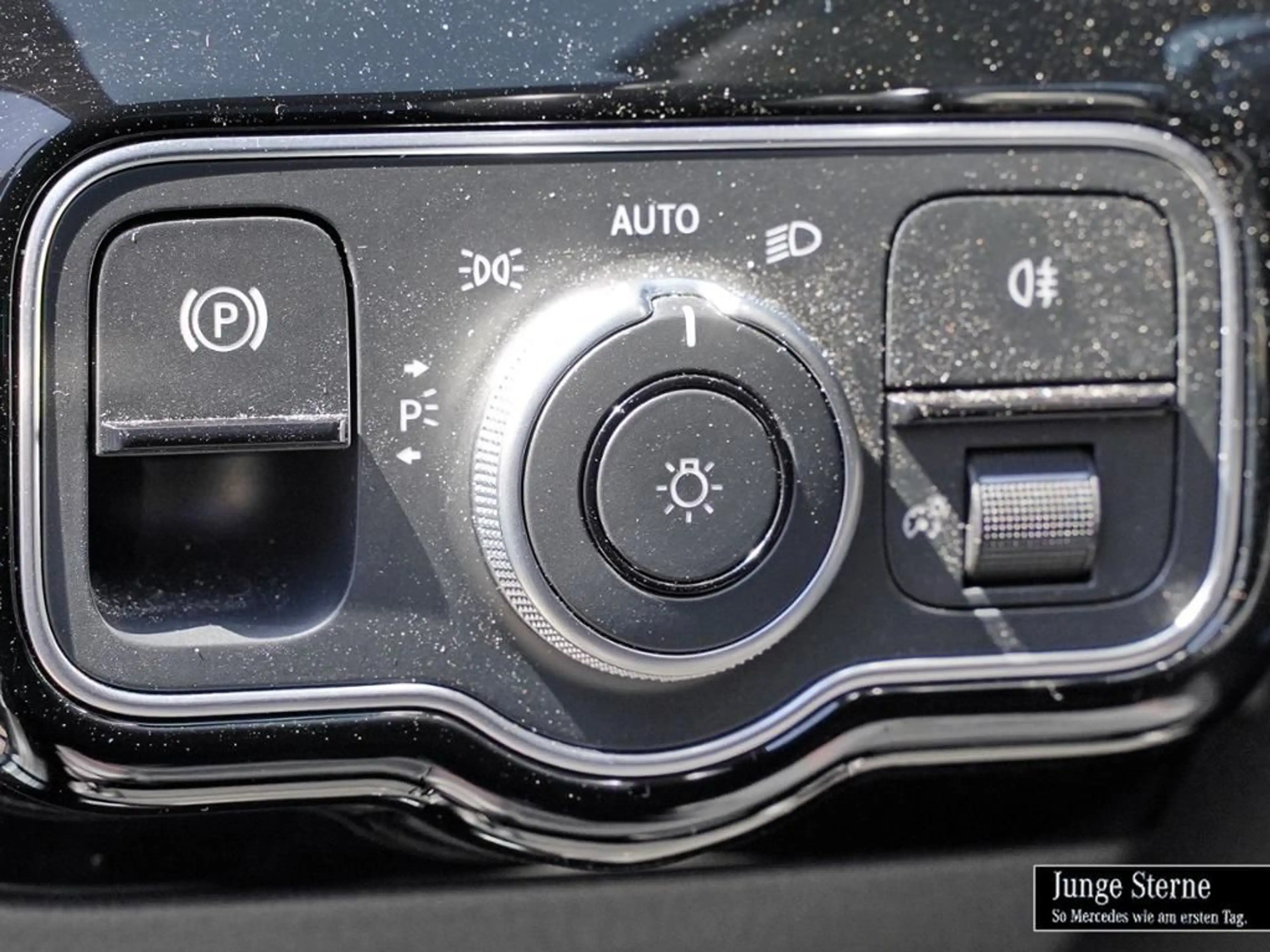 Mercedes-Benz A 35 AMG AMG A 35 4MATIC Kompaktlimousine 360 AHK AUT LM — photo 14