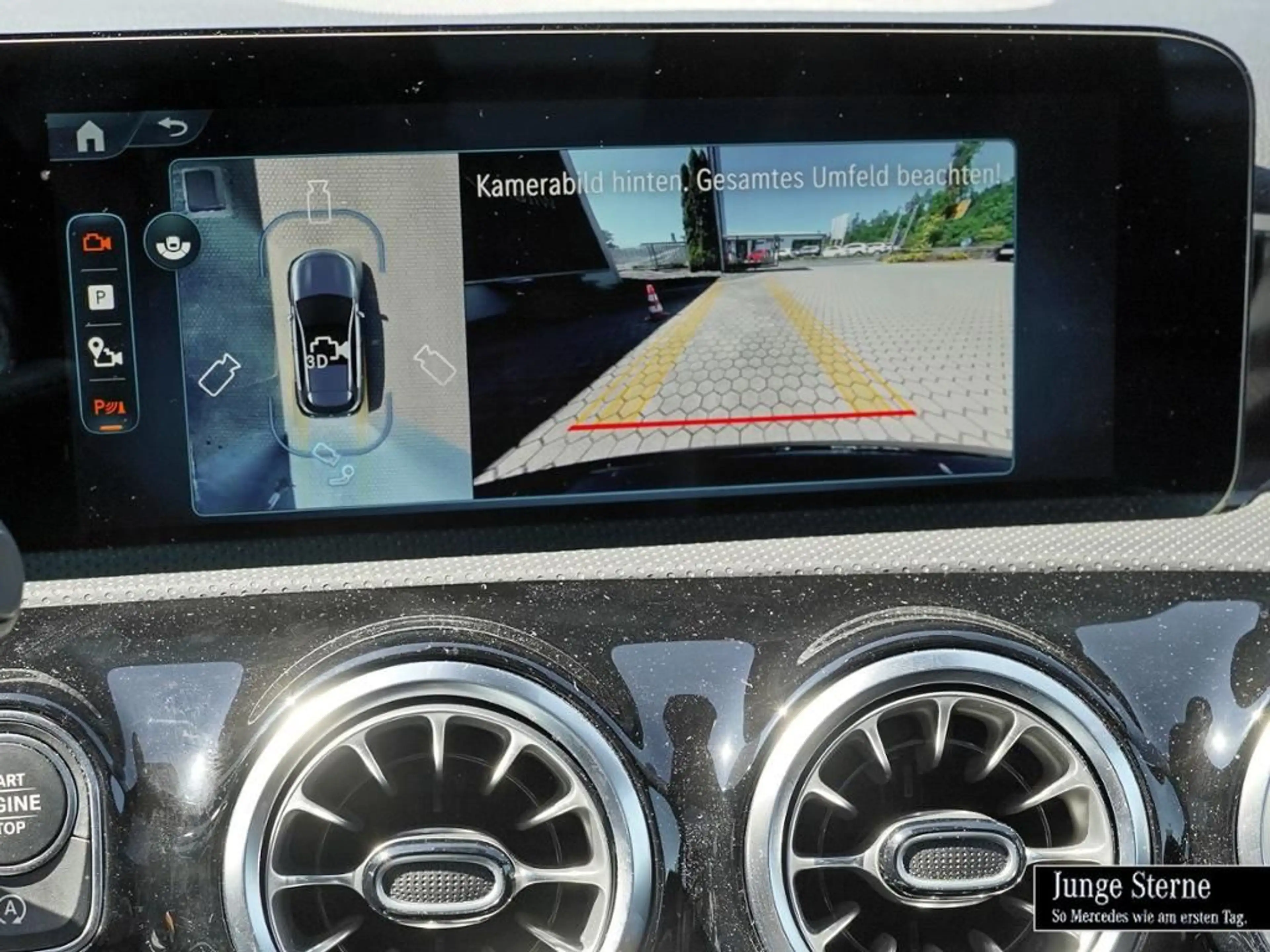 Mercedes-Benz A 35 AMG AMG A 35 4MATIC Kompaktlimousine 360 AHK AUT LM — photo 9