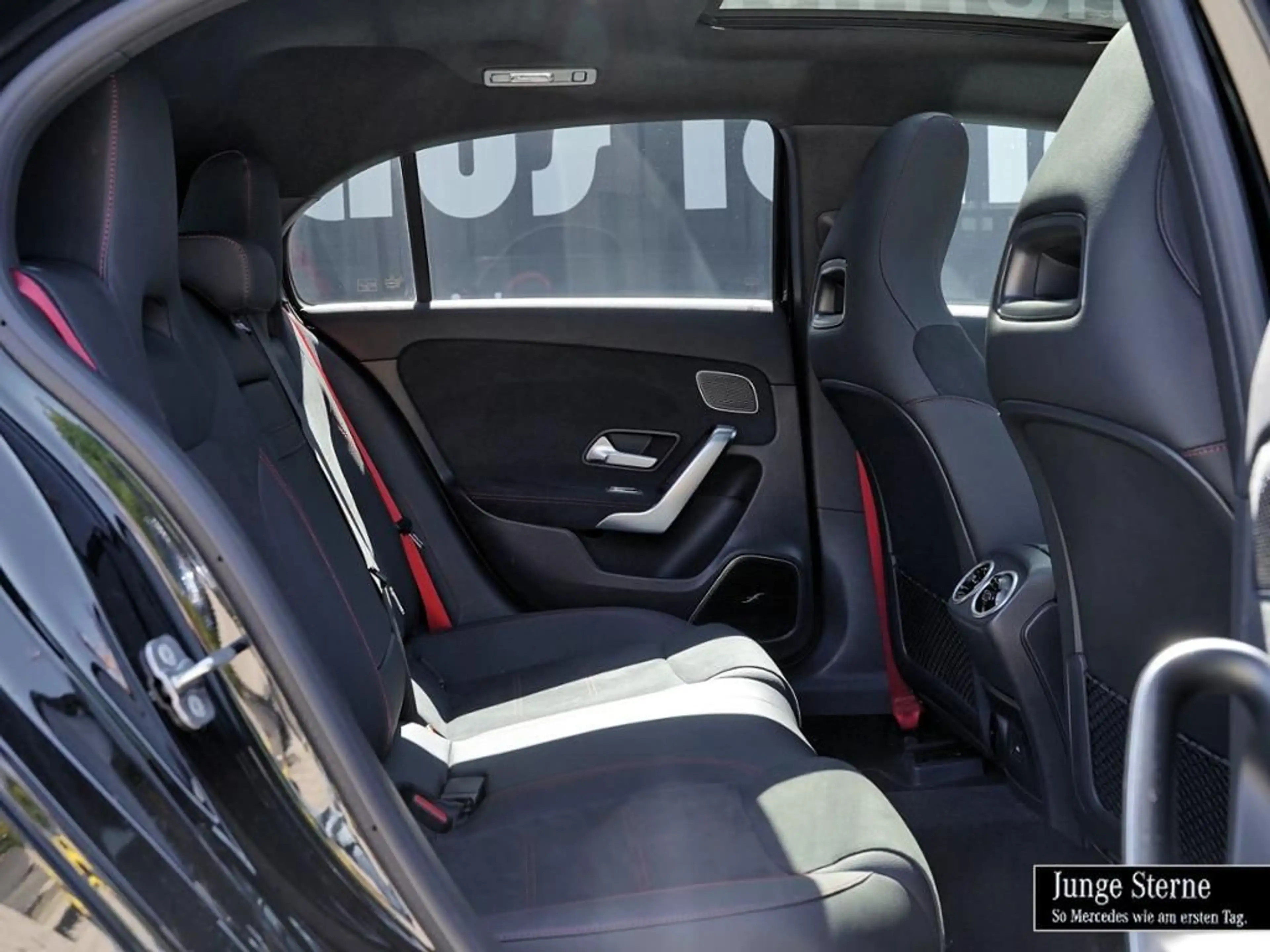 Mercedes-Benz A 35 AMG AMG A 35 4MATIC Kompaktlimousine 360 AHK AUT LM — photo 5