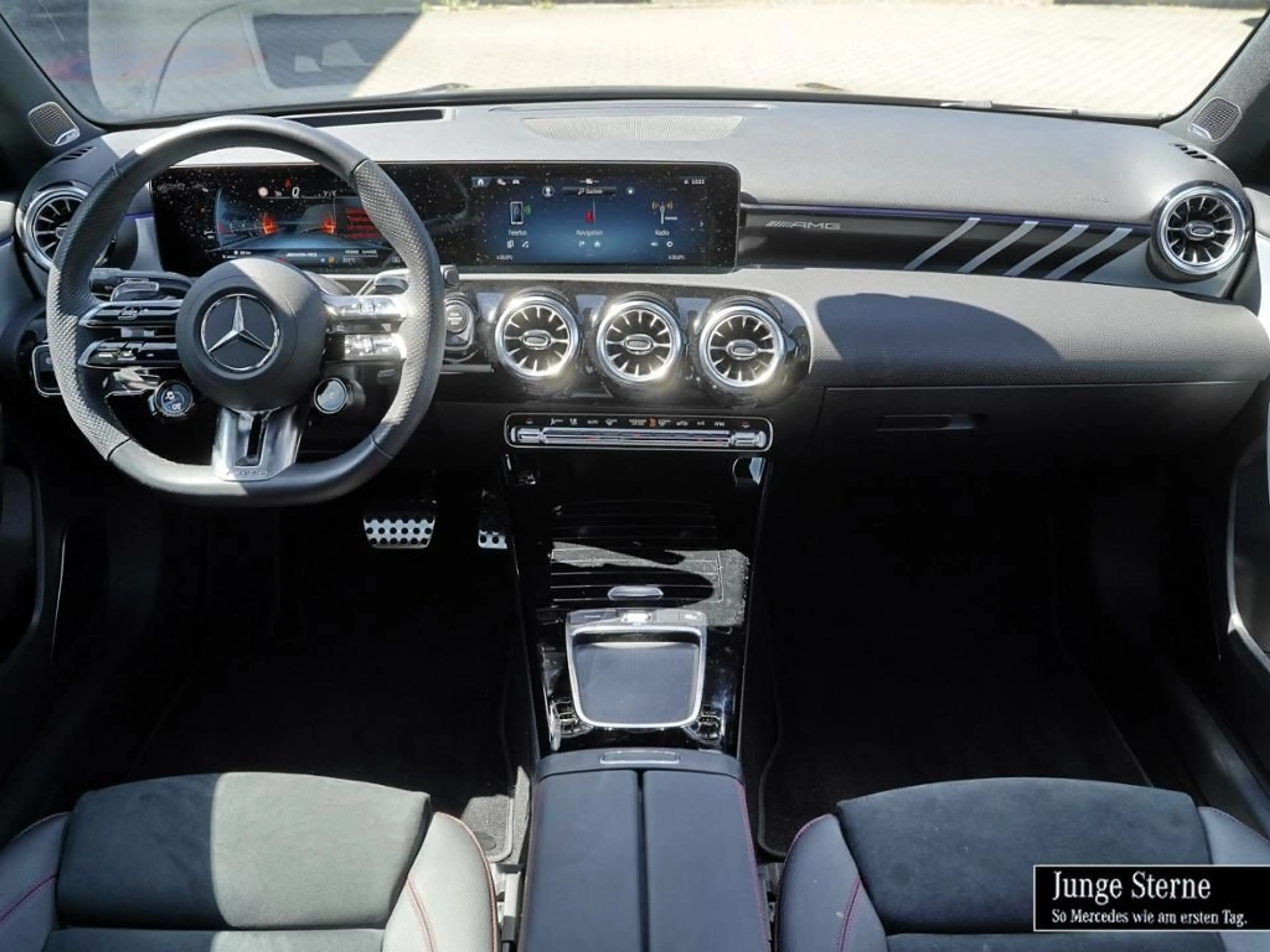 Mercedes-Benz A 35 AMG AMG A 35 4MATIC Kompaktlimousine 360 AHK AUT LM — photo 7