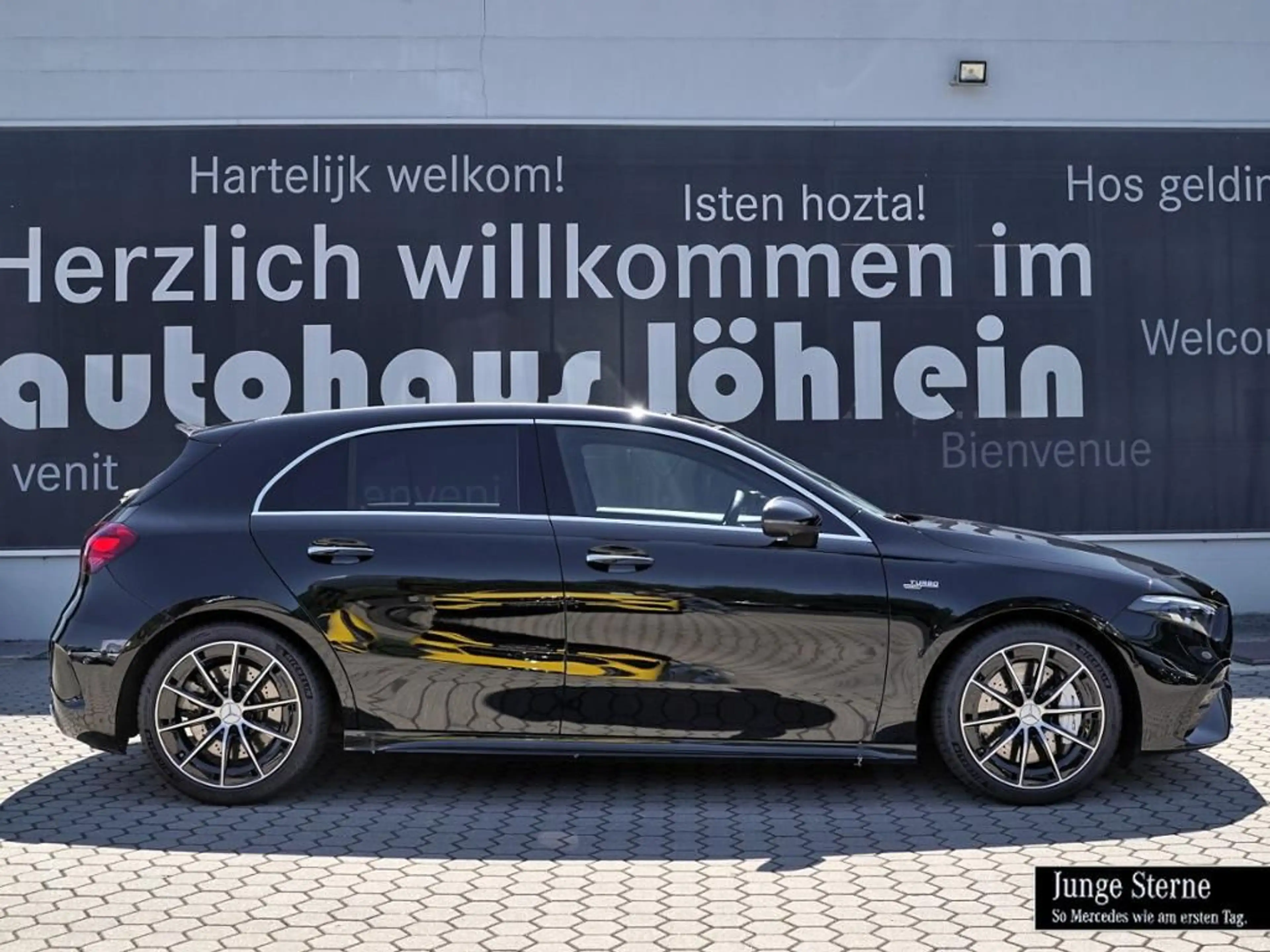 Mercedes-Benz A 35 AMG AMG A 35 4MATIC Kompaktlimousine 360 AHK AUT LM — photo 2