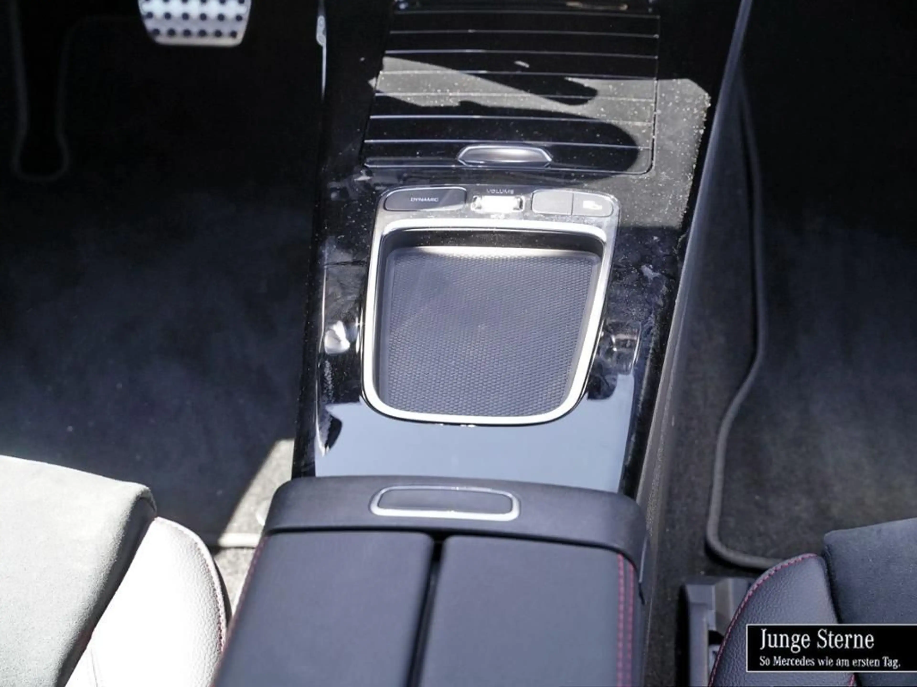 Mercedes-Benz A 35 AMG AMG A 35 4MATIC Kompaktlimousine 360 AHK AUT LM — photo 10